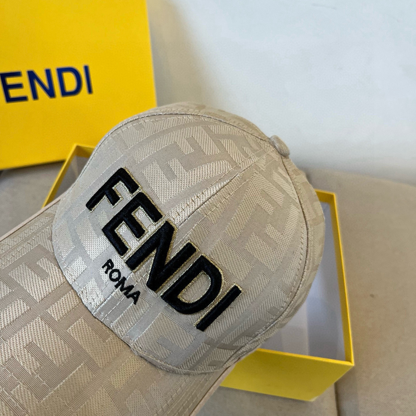  FENDI芬迪 老花系列棒球帽🧢 经典FF中古单品，气质穿搭单品，质量杠杠👍