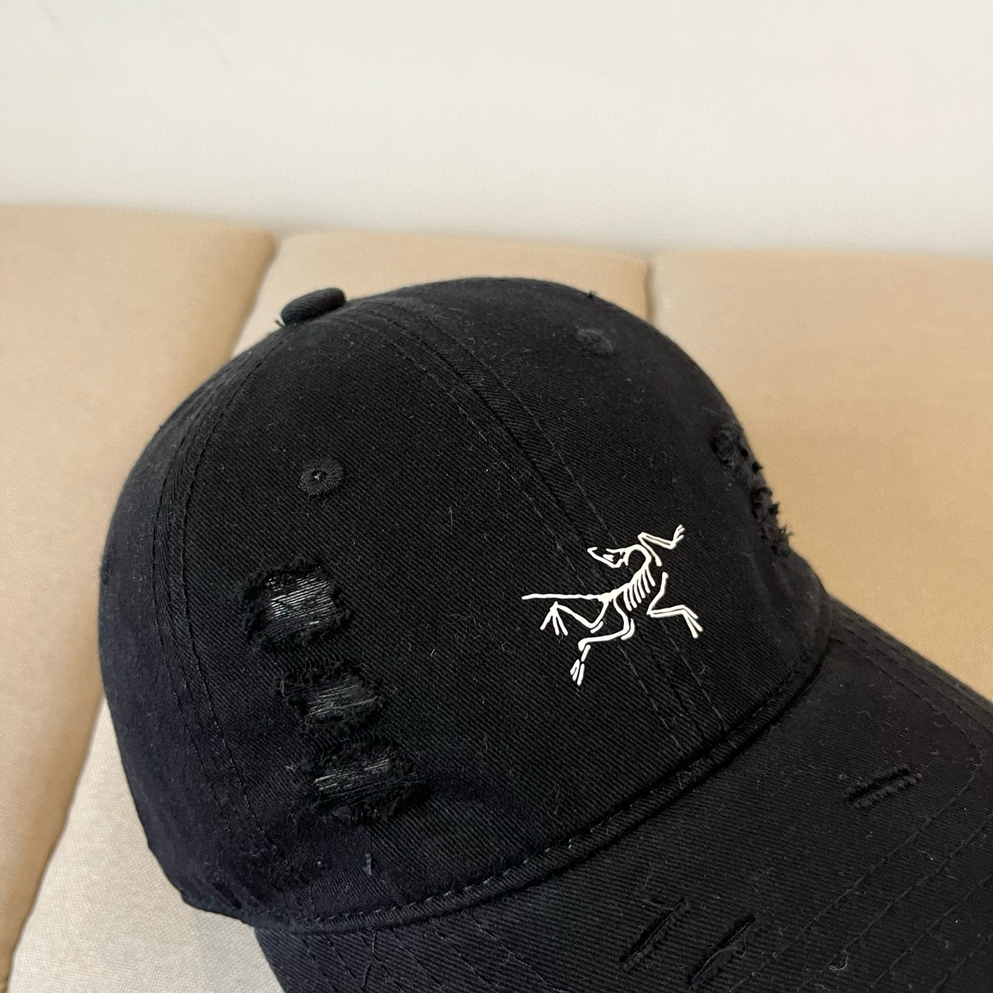 【始祖鸟】2025春款新款简约棒球帽，新款出货，大牌款超好搭配，赶紧入手！