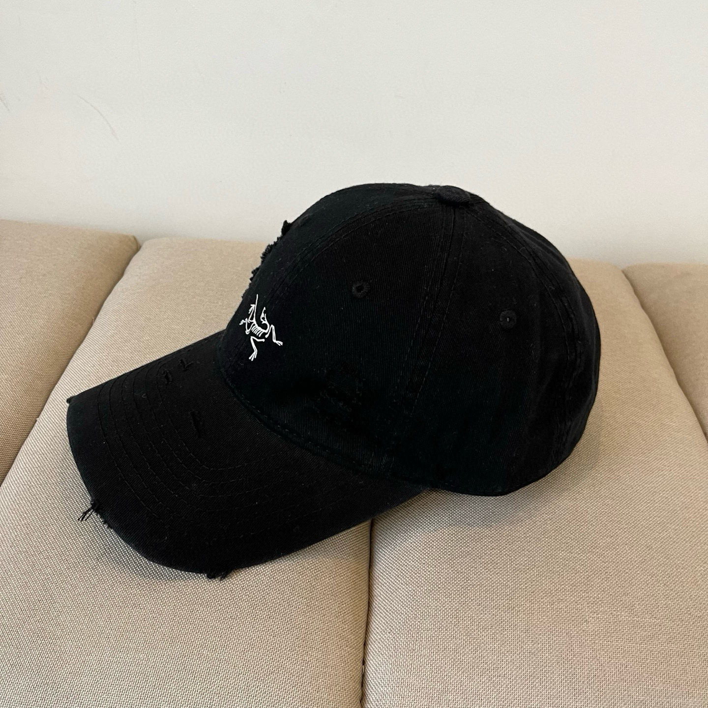 【始祖鸟】2025春款新款简约棒球帽，新款出货，大牌款超好搭配，赶紧入手！