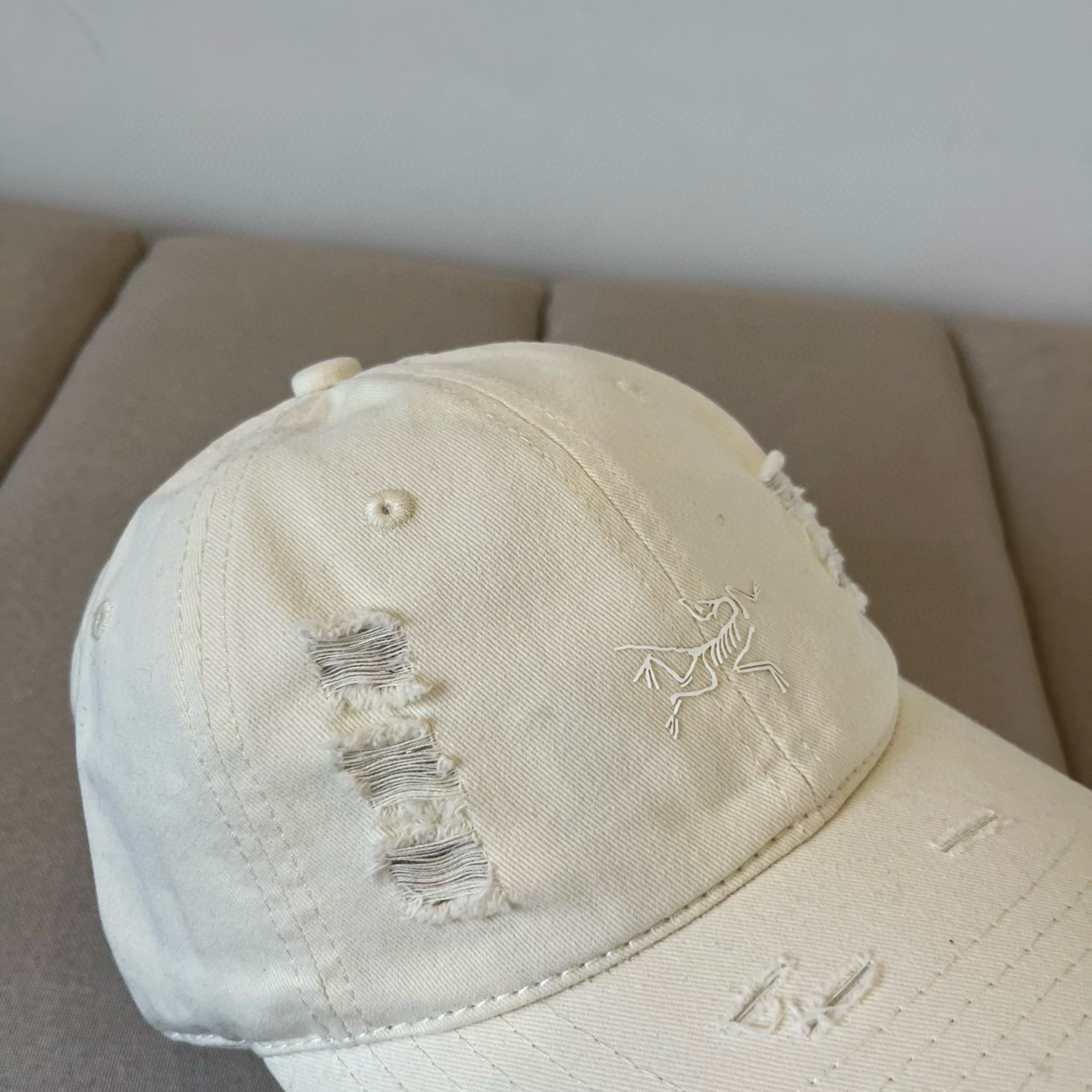 【始祖鸟】2025春款新款简约棒球帽，新款出货，大牌款超好搭配，赶紧入手！