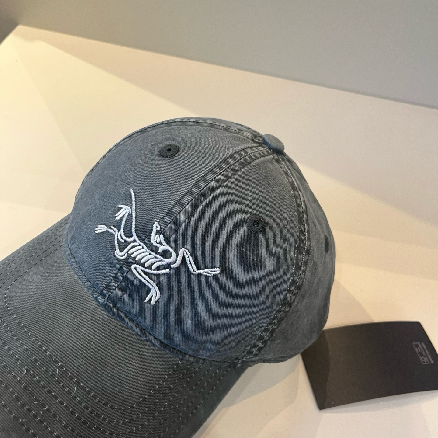 【始祖鸟】2025春款新款简约棒球帽，新款出货，大牌款超好搭配，赶紧入手！