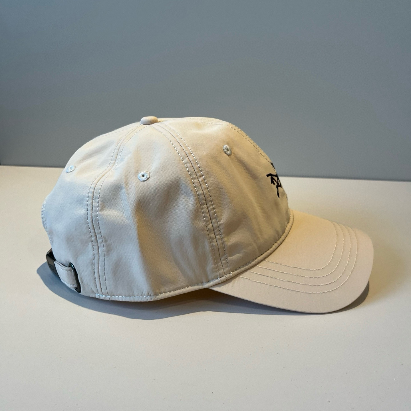 【始祖鸟】2025春款新款简约棒球帽，新款出货，大牌款超好搭配，赶紧入手！