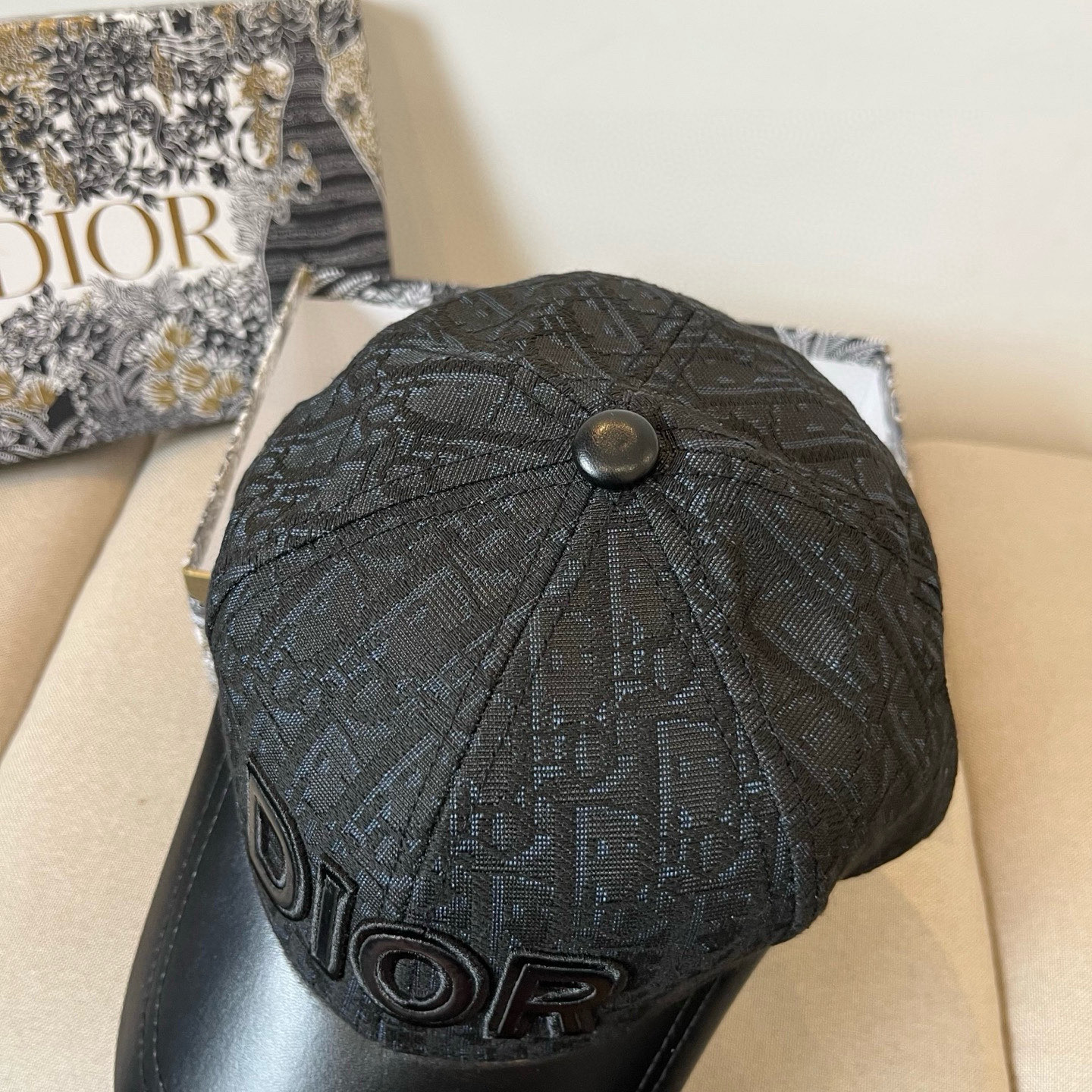 【DIOR迪奥】新款走量简约棒球帽🧢，新款出货，大牌款超好搭配，赶紧入手！