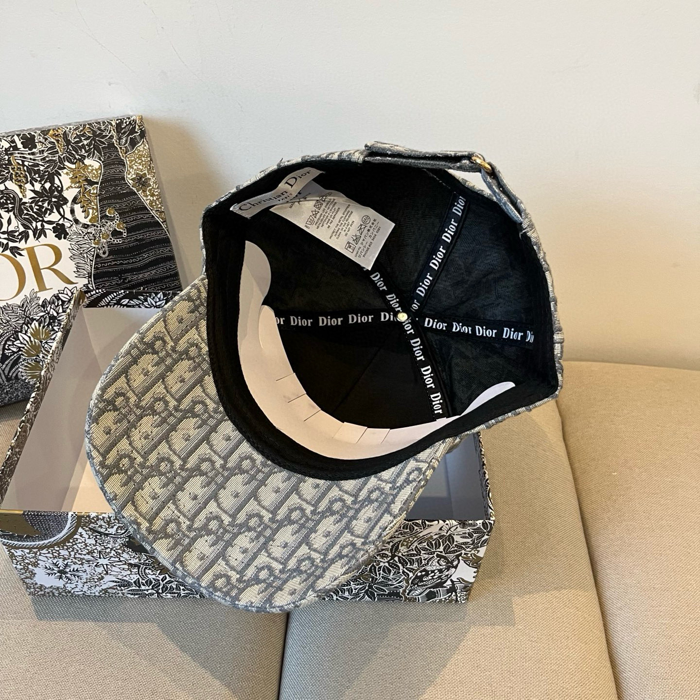 【DIOR迪奥】新款走量简约棒球帽🧢，新款出货，大牌款超好搭配，赶紧入手！