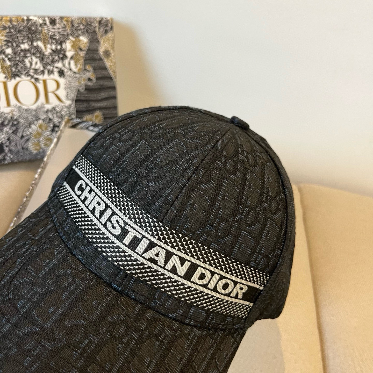 【DIOR迪奥】新款走量简约棒球帽🧢，新款出货，大牌款超好搭配，赶紧入手！