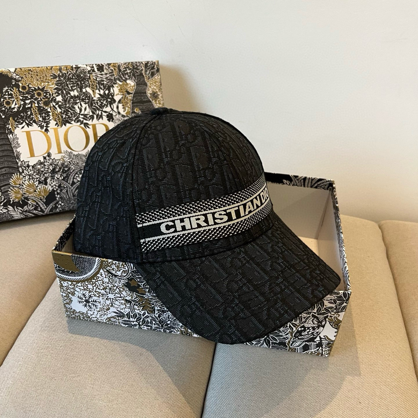 【DIOR迪奥】新款走量简约棒球帽🧢，新款出货，大牌款超好搭配，赶紧入手！