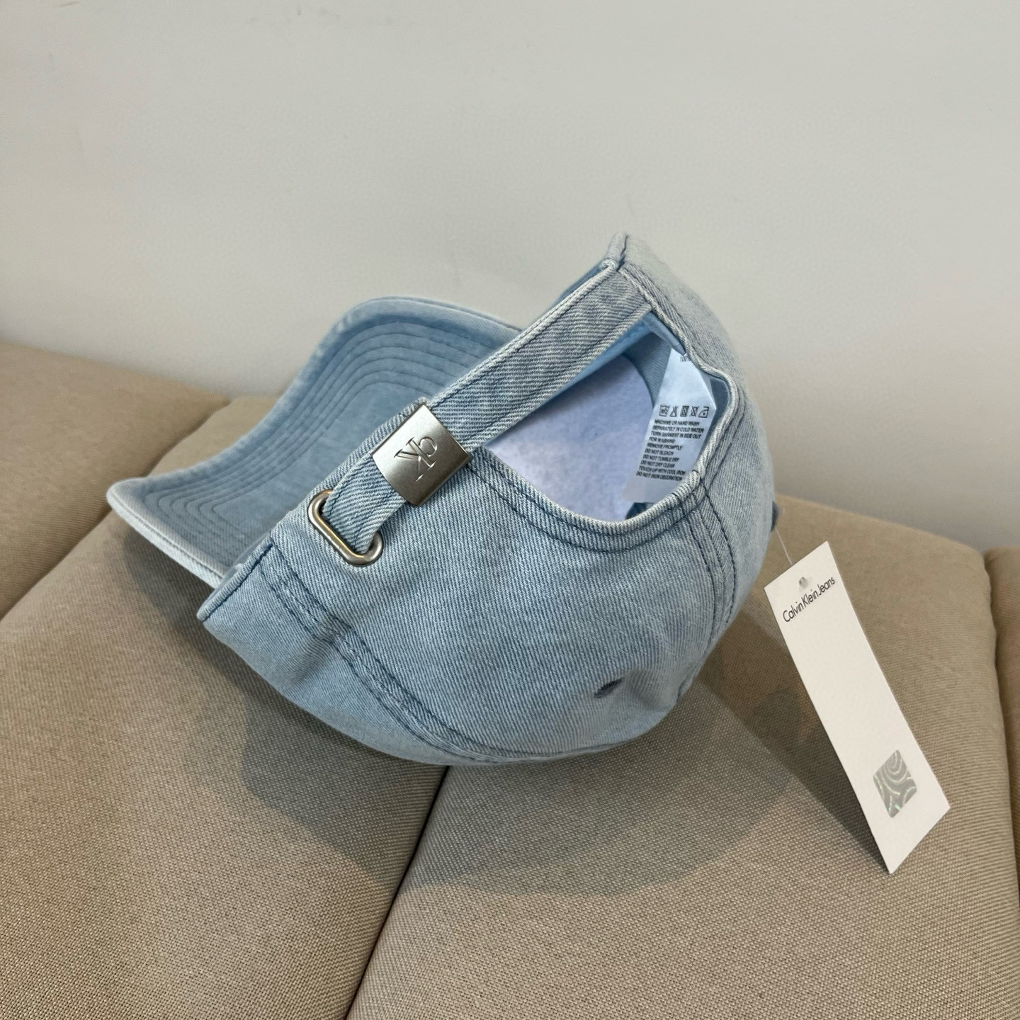  Calvin Klein，CKlogo棒球帽 请认准高端品质市场唯一对版，小红书推荐，时尚百搭，众多明