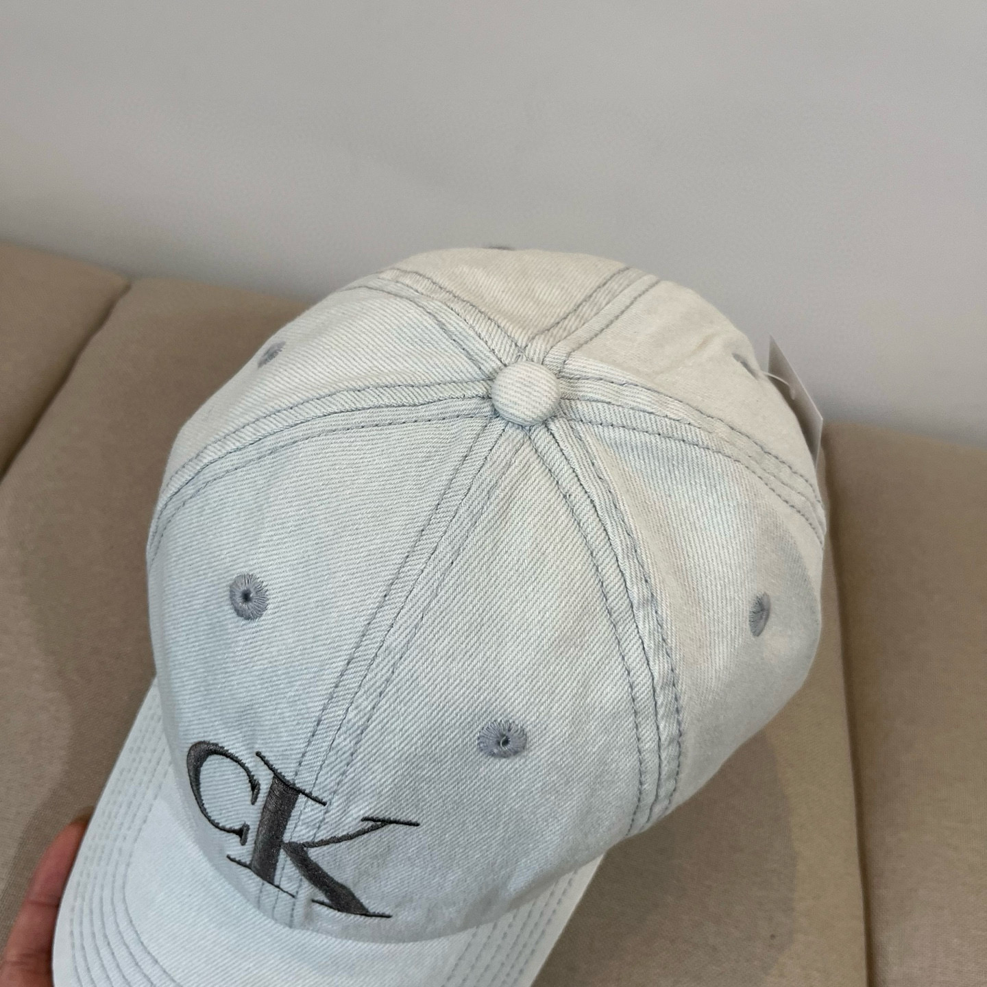  Calvin Klein，CKlogo棒球帽 请认准高端品质市场唯一对版，小红书推荐，时尚百搭，众多明