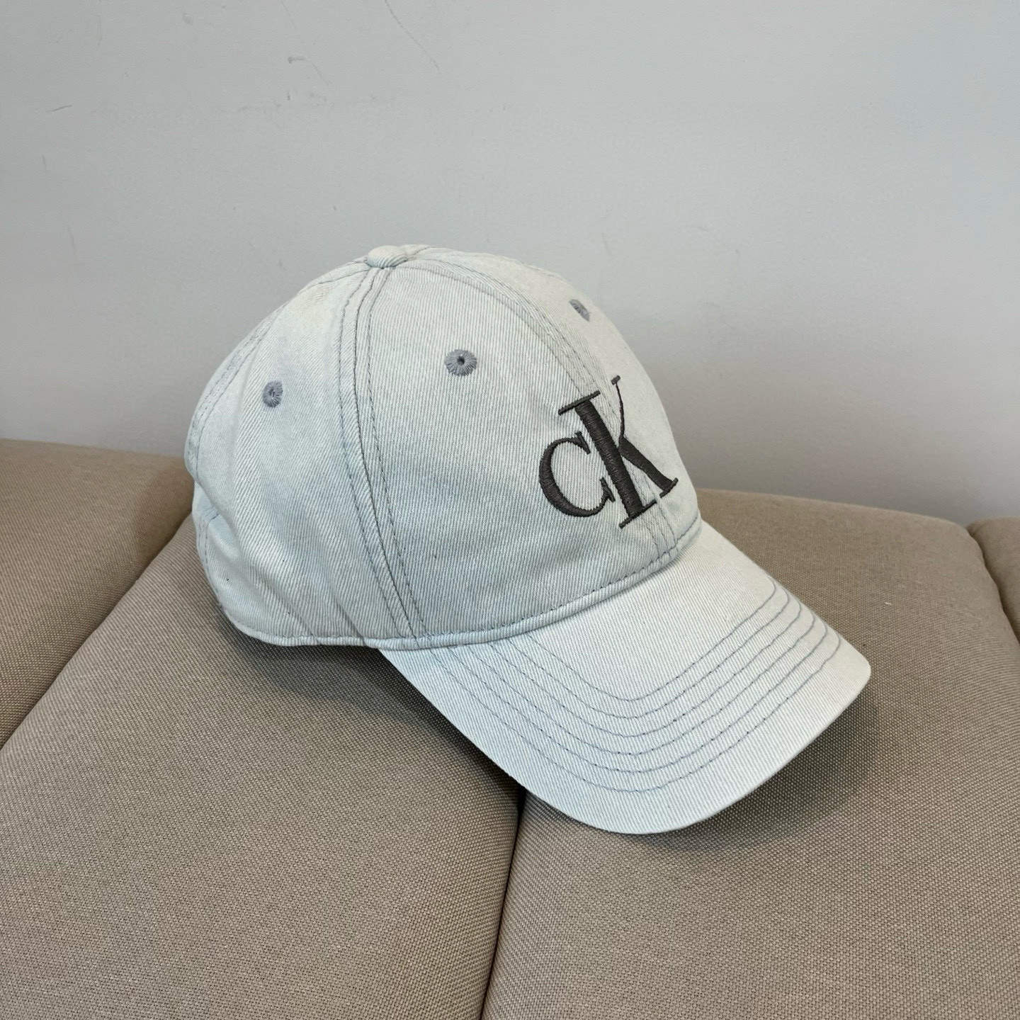  Calvin Klein，CKlogo棒球帽 请认准高端品质市场唯一对版，小红书推荐，时尚百搭，众多明