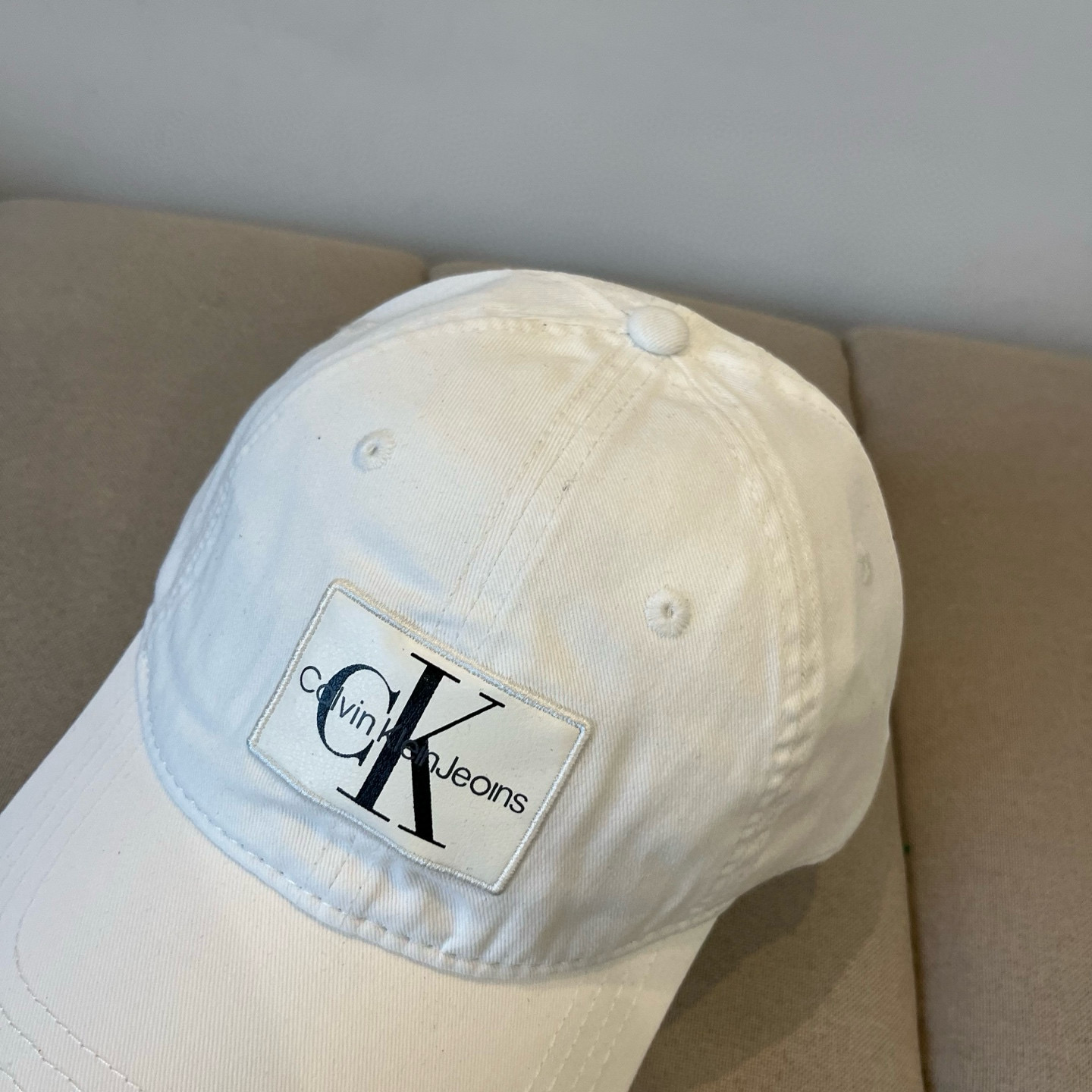  Calvin Klein，CKlogo棒球帽 请认准高端品质市场唯一对版，小红书推荐，时尚百搭，众多明