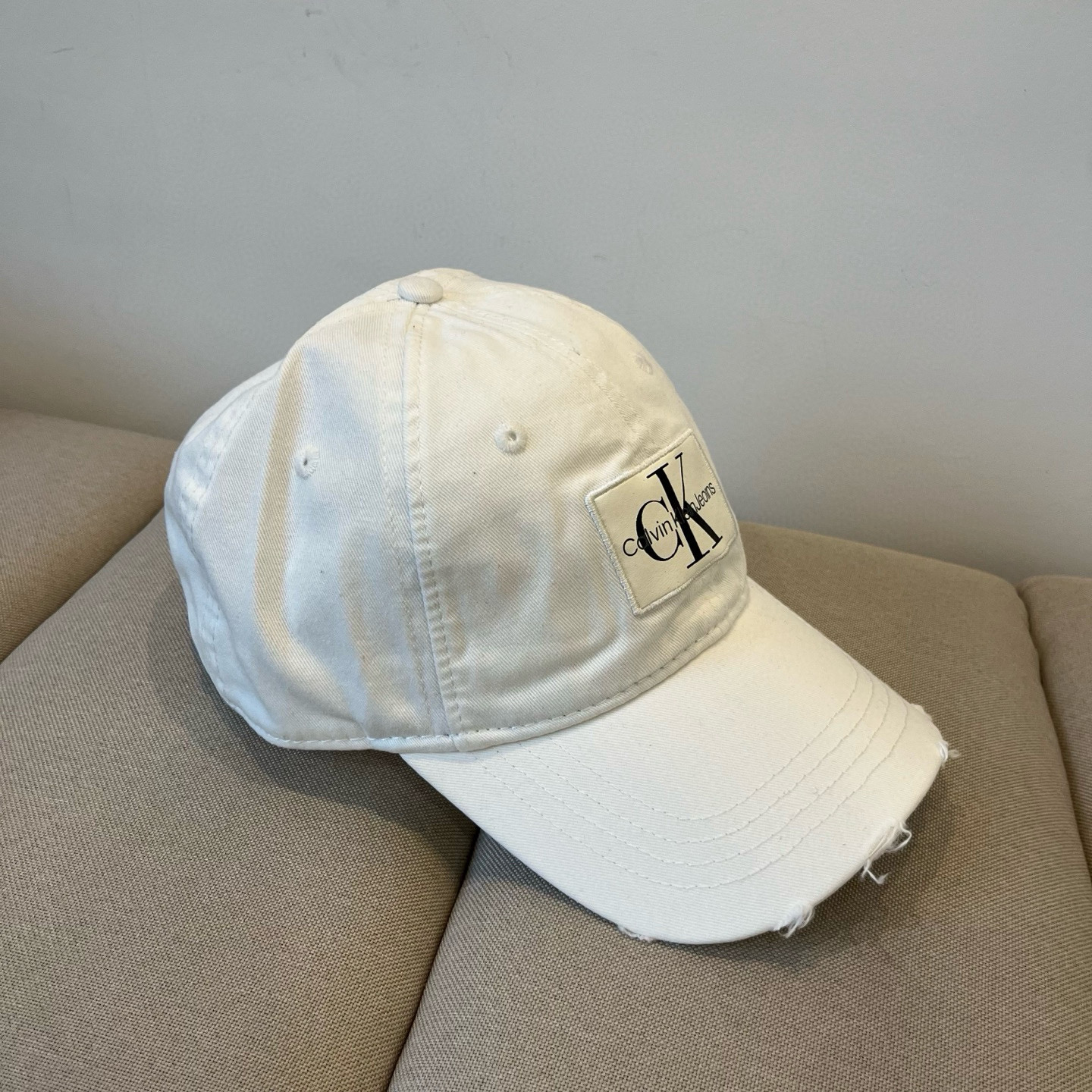  Calvin Klein，CKlogo棒球帽 请认准高端品质市场唯一对版，小红书推荐，时尚百搭，众多明