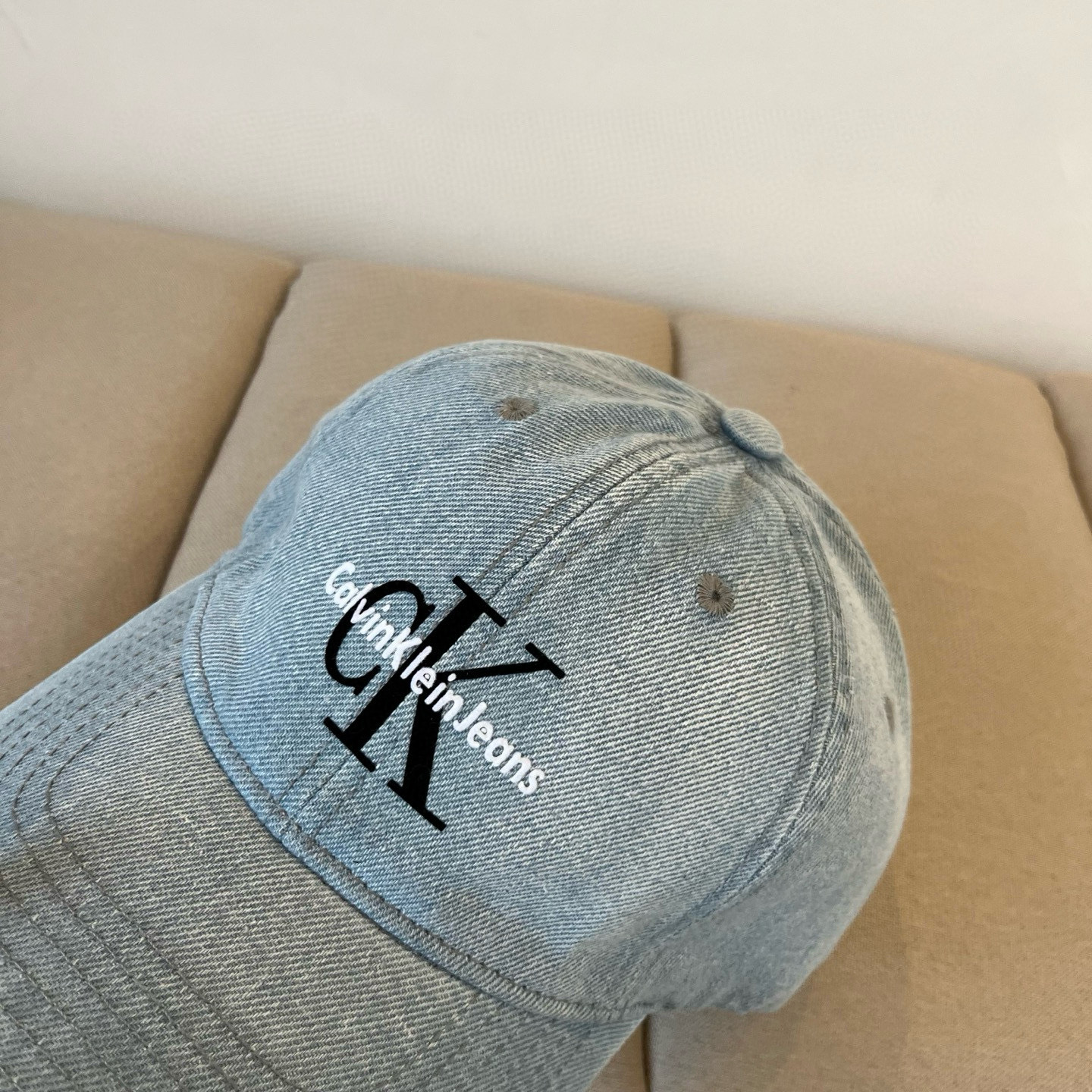  Calvin Klein，CKlogo棒球帽 请认准高端品质市场唯一对版，小红书推荐，时尚百搭，众多明