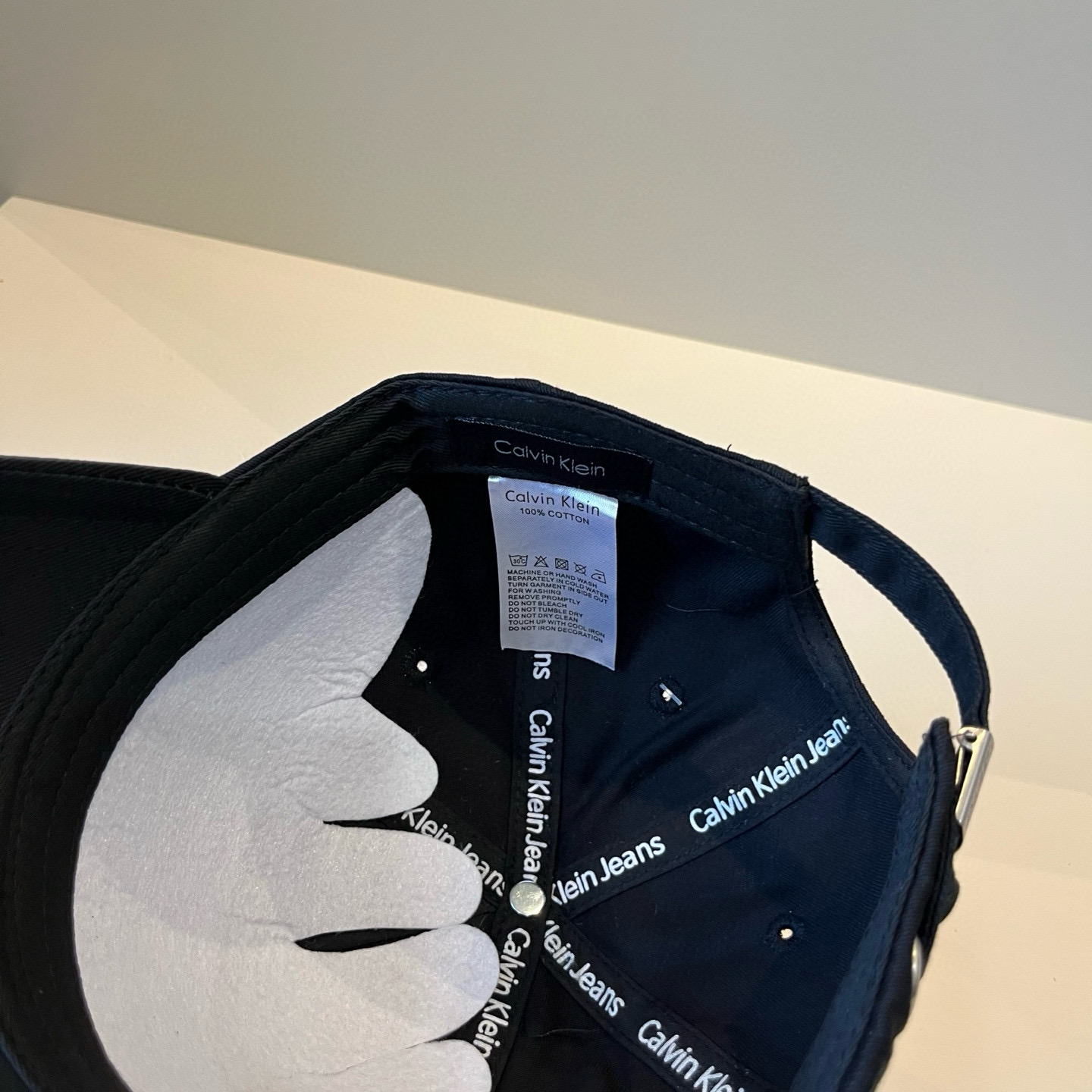  Calvin Klein，CKlogo棒球帽 请认准高端品质市场唯一对版，小红书推荐，时尚百搭，众多明