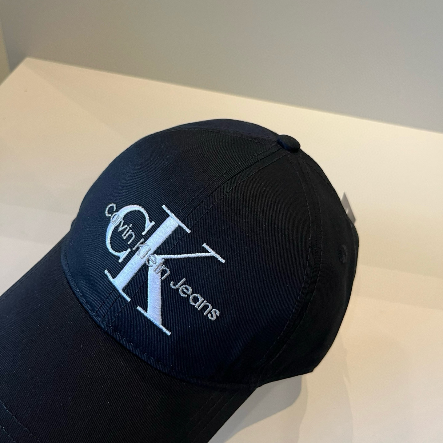  Calvin Klein，CKlogo棒球帽 请认准高端品质市场唯一对版，小红书推荐，时尚百搭，众多明