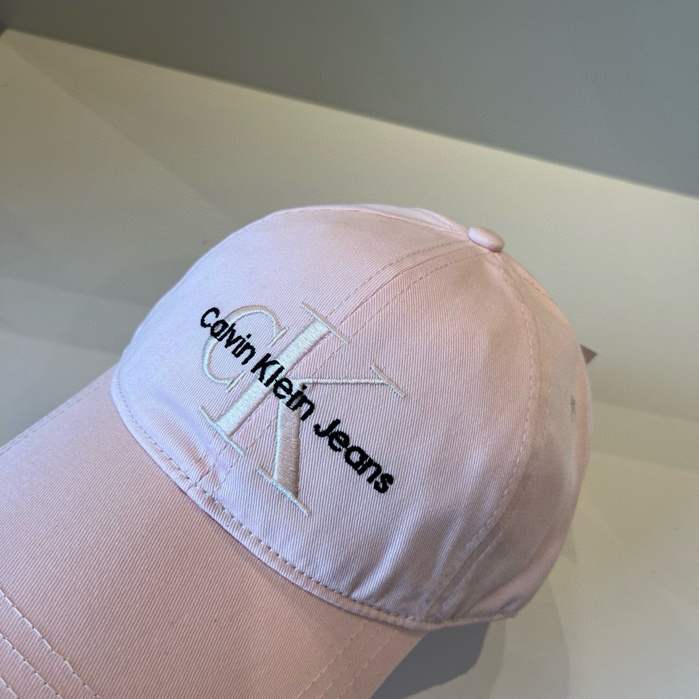  Calvin Klein，CKlogo棒球帽 请认准高端品质市场唯一对版，小红书推荐，时尚百搭，众多明