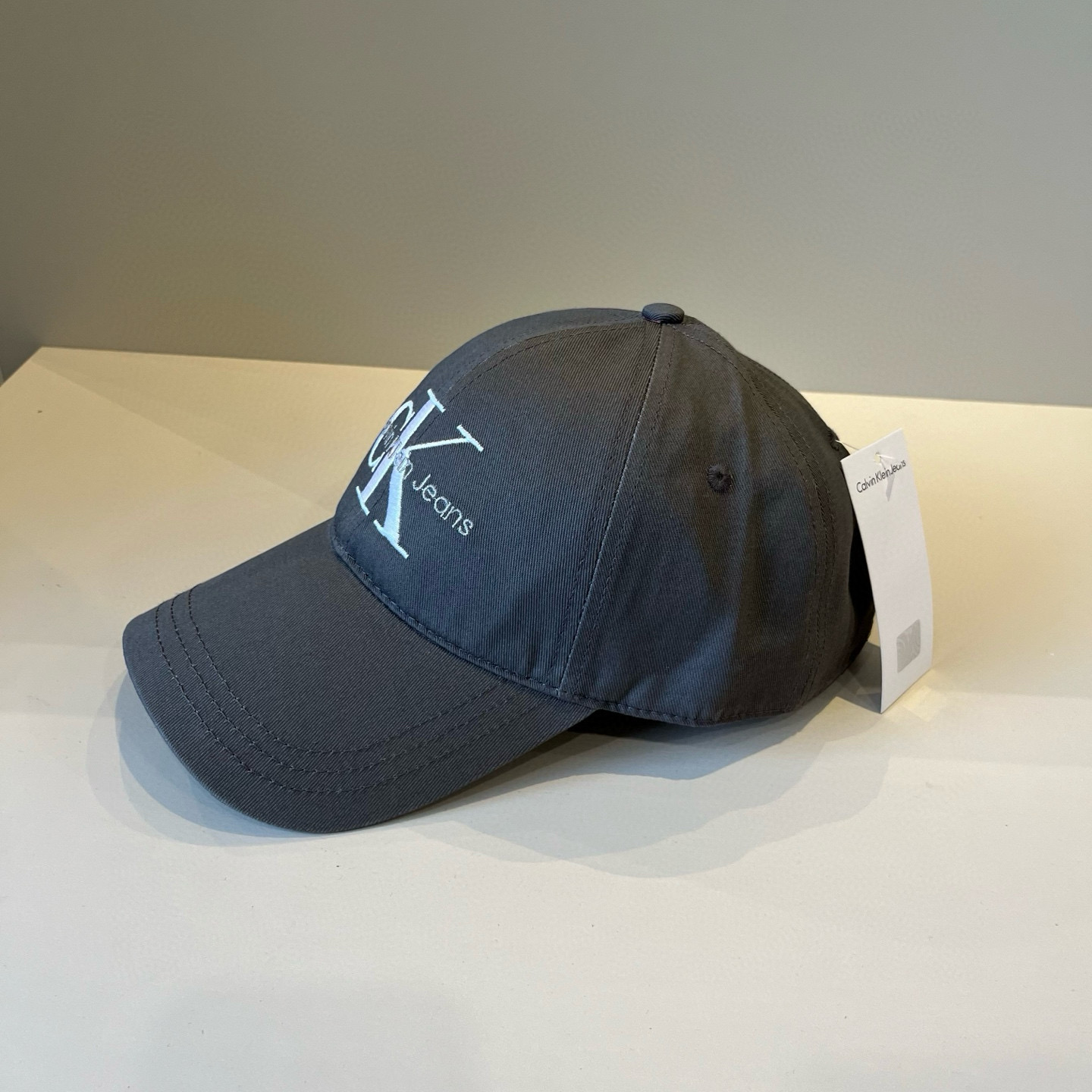  Calvin Klein，CKlogo棒球帽 请认准高端品质市场唯一对版，小红书推荐，时尚百搭，众多明