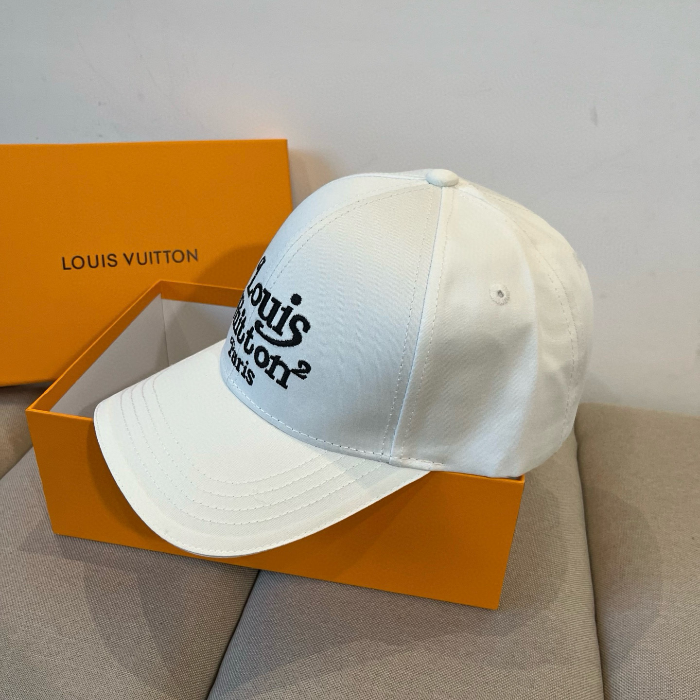 🧢路易威登棒球帽 LouisVuitton😍新款LV棒球帽，重工打造♥️高端大气，百搭款🤗男女通用！跑量
