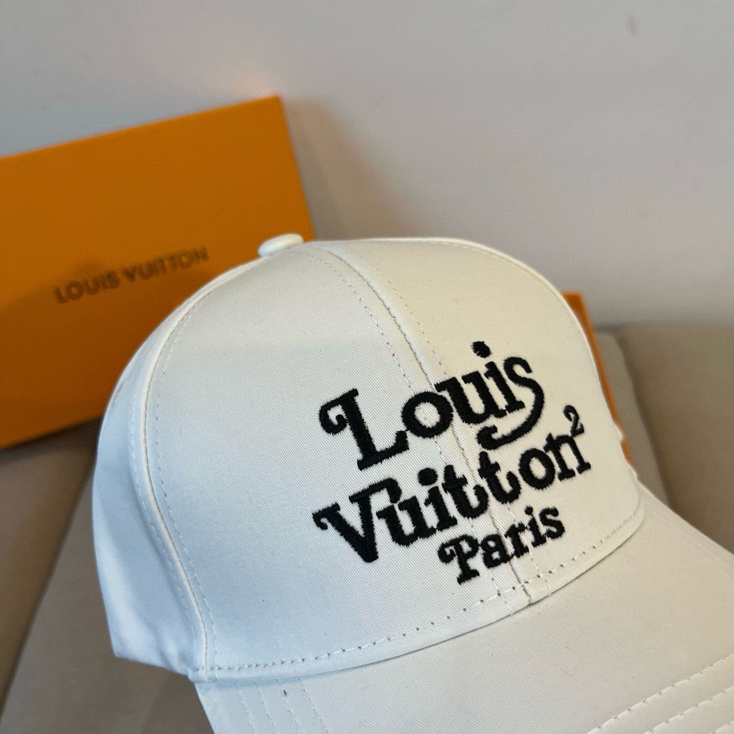 🧢路易威登棒球帽 LouisVuitton😍新款LV棒球帽，重工打造♥️高端大气，百搭款🤗男女通用！跑量