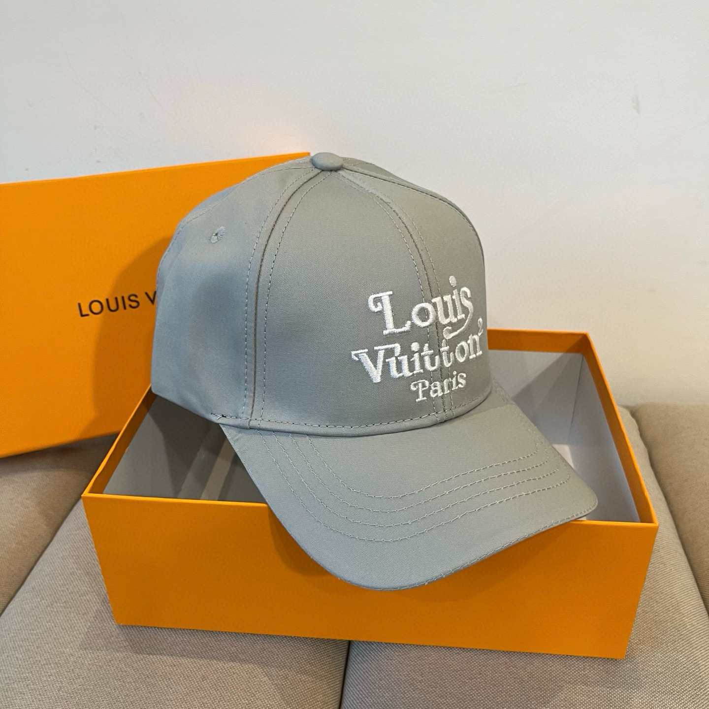 🧢路易威登棒球帽 LouisVuitton😍新款LV棒球帽，重工打造♥️高端大气，百搭款🤗男女通用！跑量