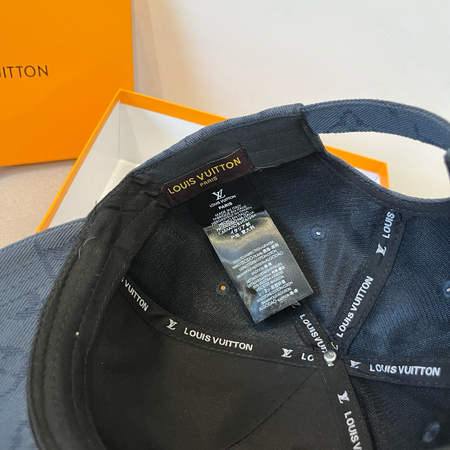 🧢路易威登棒球帽 LouisVuitton😍新款LV棒球帽，重工打造♥️高端大气，百搭款🤗男女通用！跑量