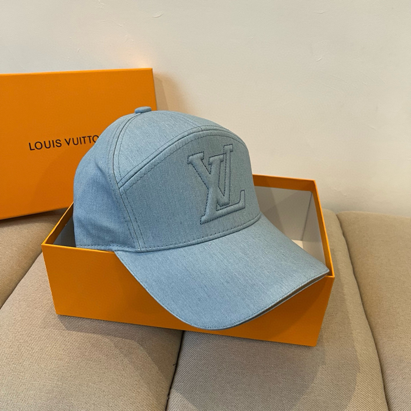 🧢路易威登棒球帽 LouisVuitton😍新款LV棒球帽，重工打造♥️高端大气，百搭款🤗男女通用！跑量