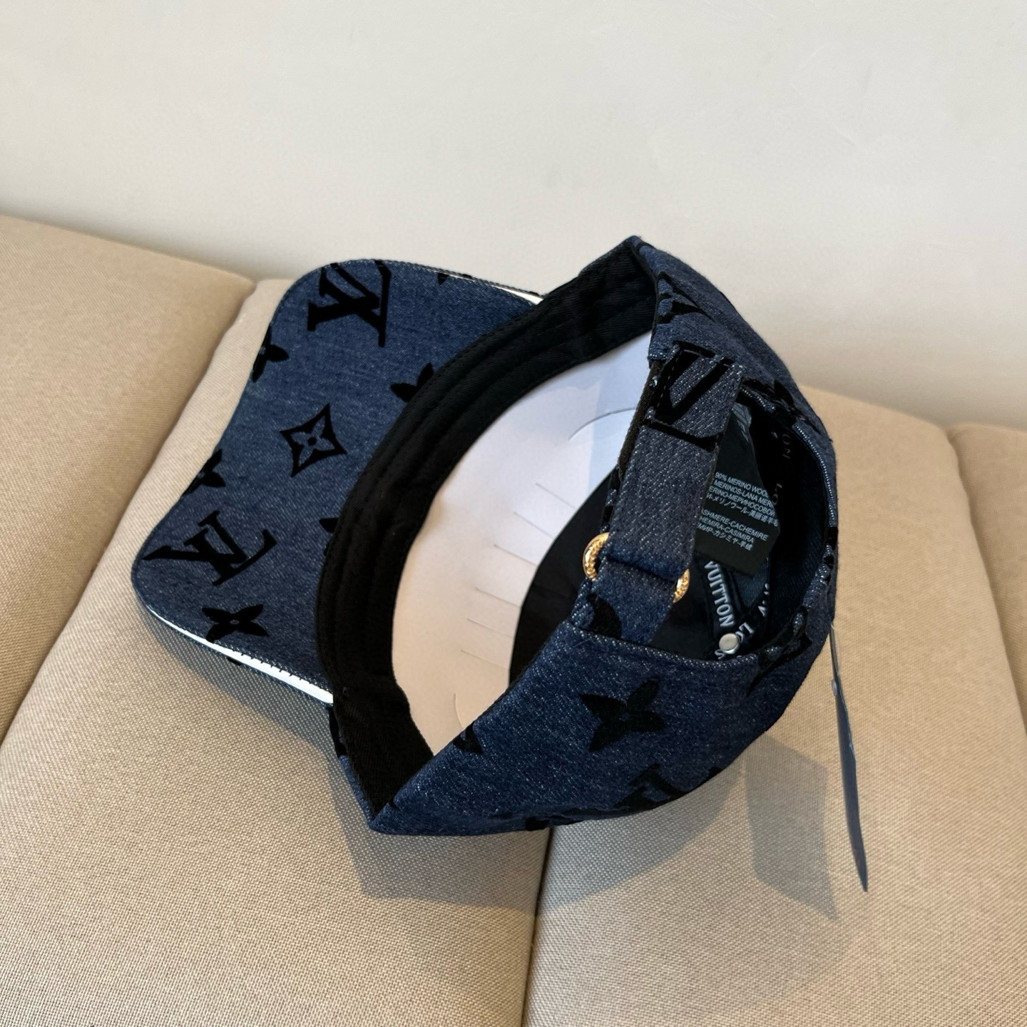 🧢路易威登棒球帽 LouisVuitton😍新款LV棒球帽，重工打造♥️高端大气，百搭款🤗男女通用！跑量