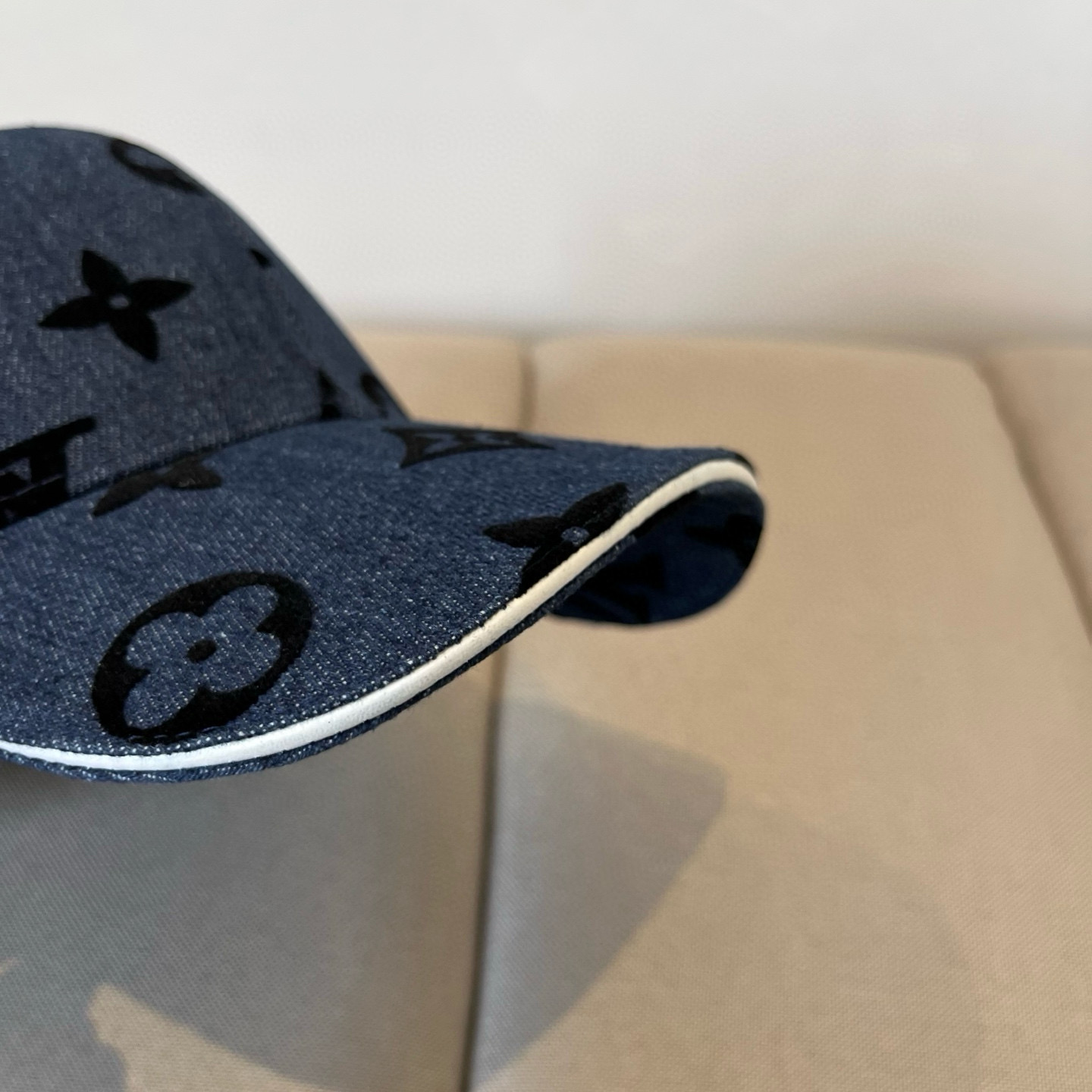 🧢路易威登棒球帽 LouisVuitton😍新款LV棒球帽，重工打造♥️高端大气，百搭款🤗男女通用！跑量