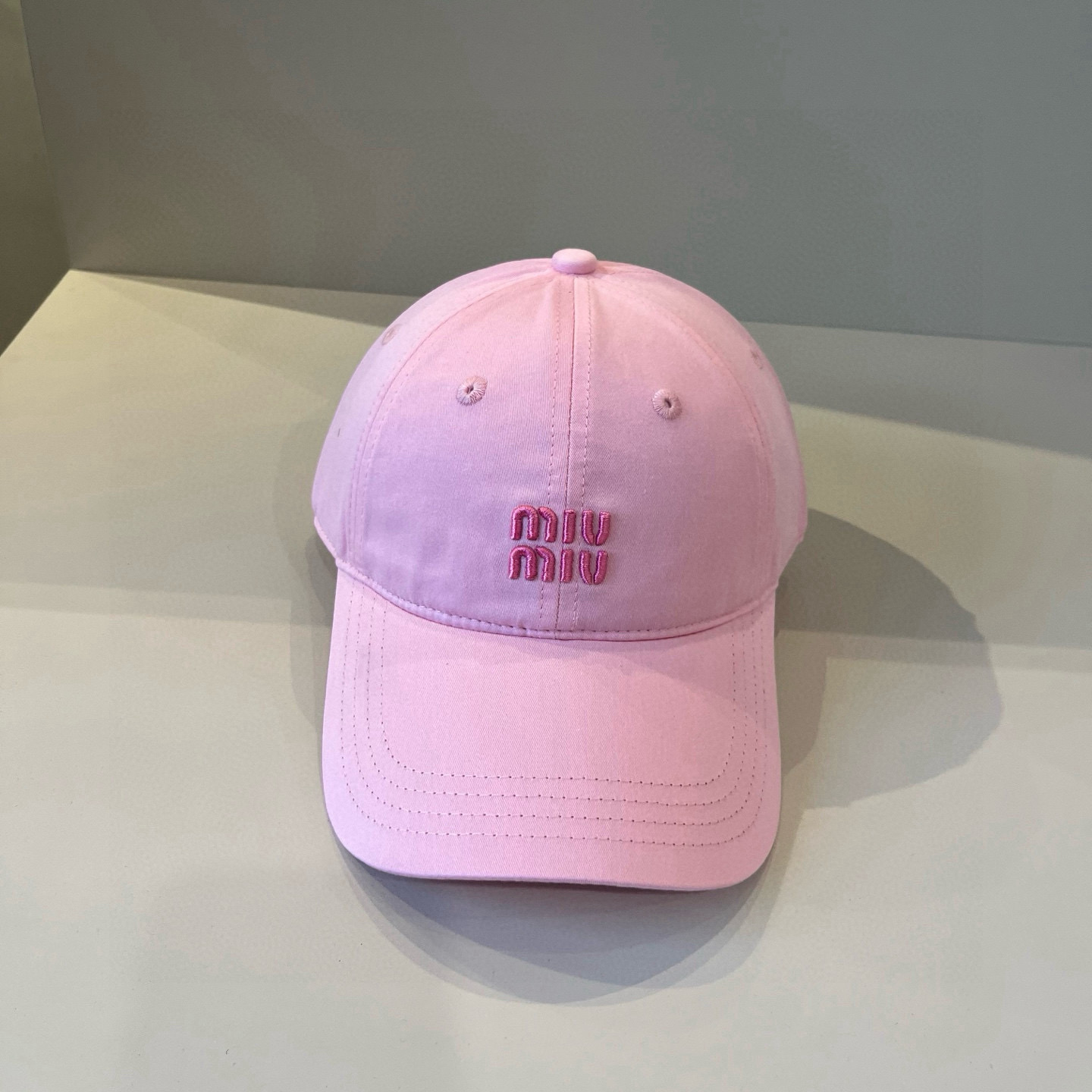  谬谬miumiu 原单春夏新款棒球帽，正品开模订制，原版做工细致质量超赞！