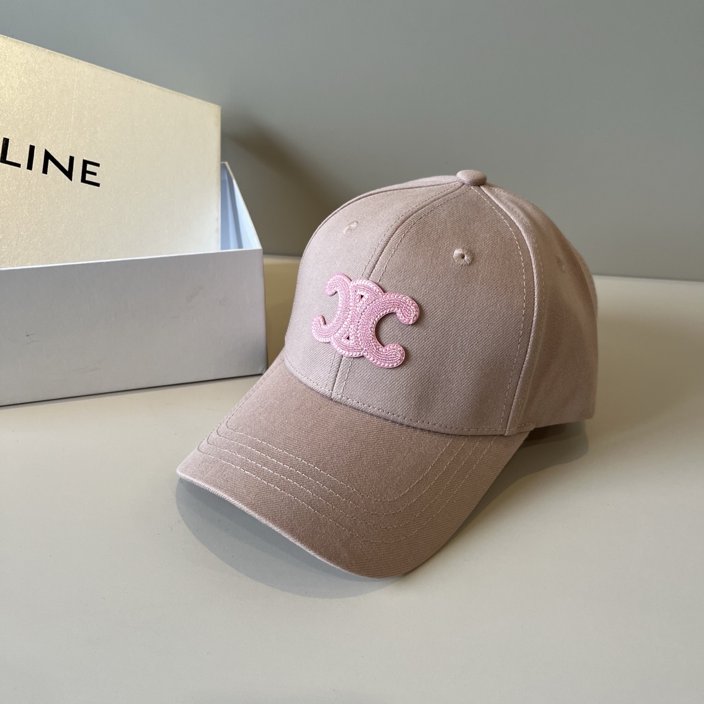 【CELINE赛琳】新款经典休闲潮流款 棒球帽🧢日韩风格，随便搭配都超好看！出门旅游，绝对要入手的一款