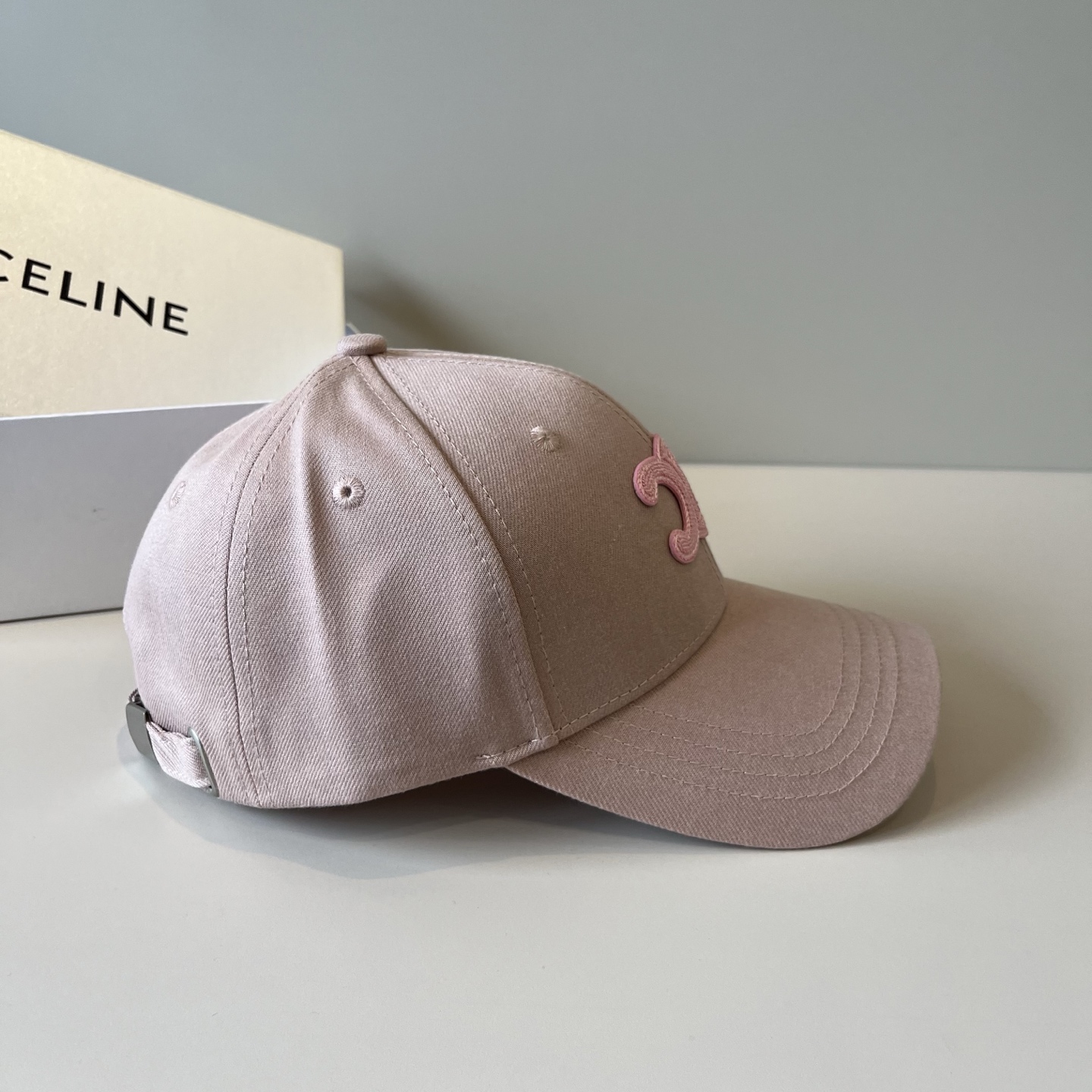 【CELINE赛琳】新款经典休闲潮流款 棒球帽🧢日韩风格，随便搭配都超好看！出门旅游，绝对要入手的一款
