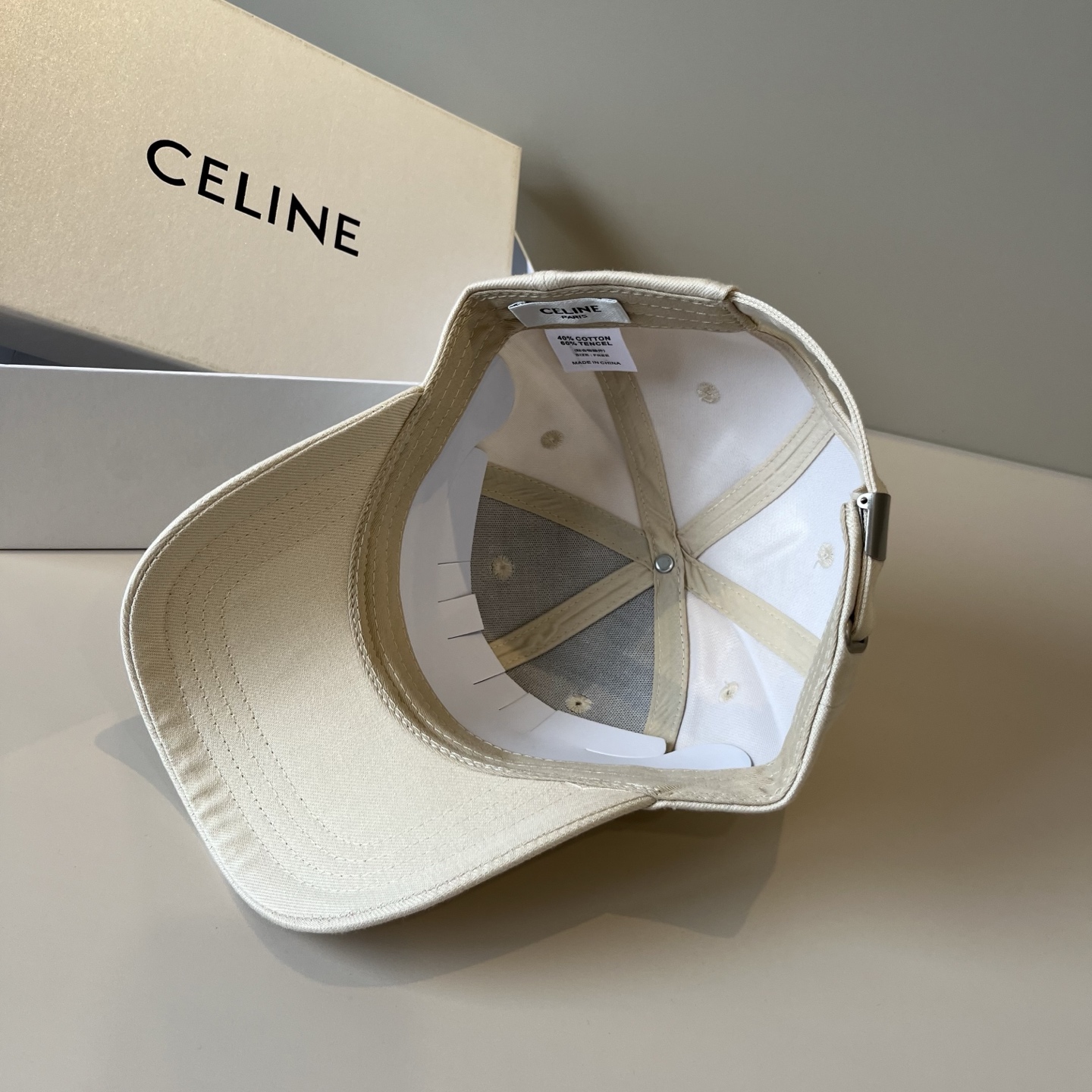 【CELINE赛琳】新款经典休闲潮流款 棒球帽🧢日韩风格，随便搭配都超好看！出门旅游，绝对要入手的一款