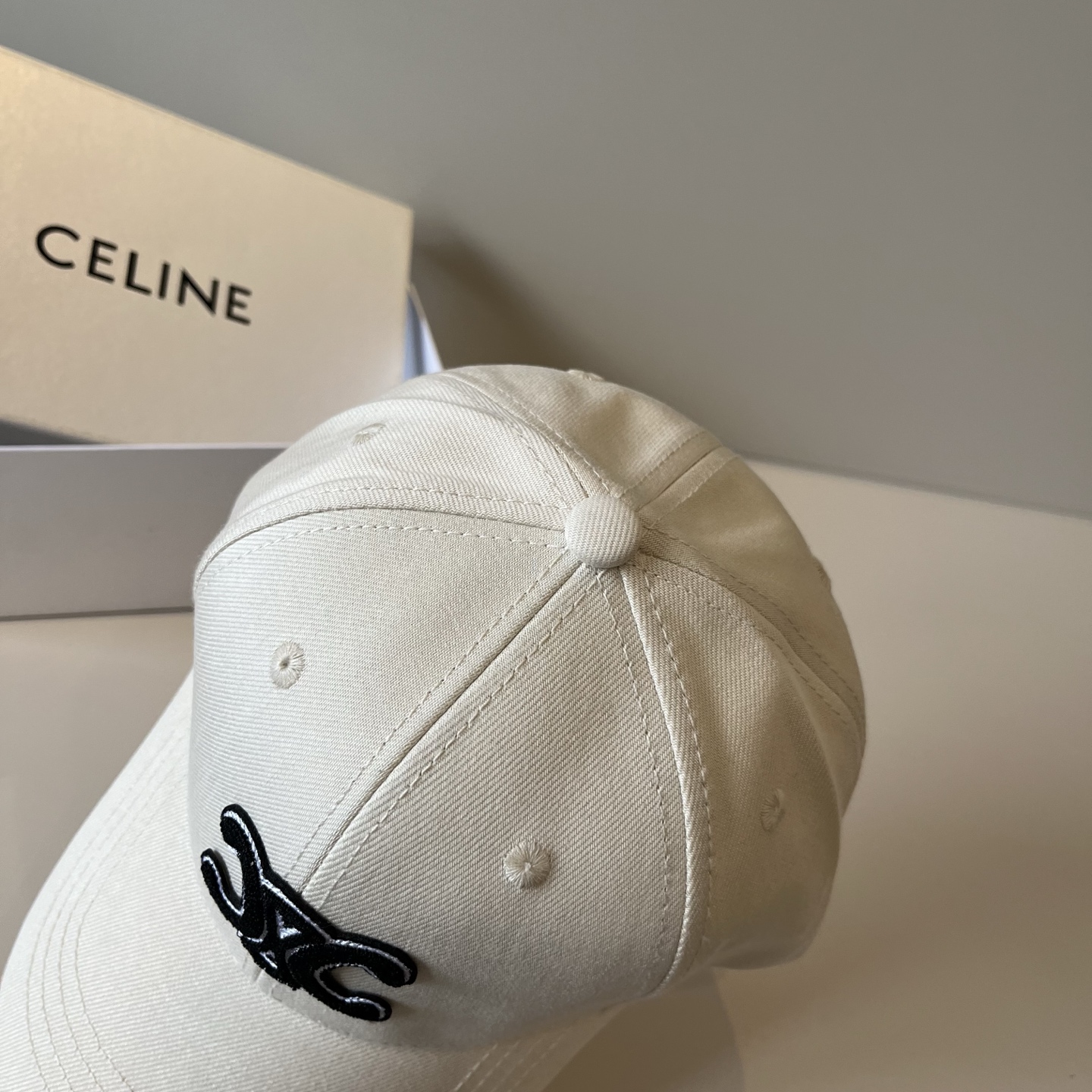 【CELINE赛琳】新款经典休闲潮流款 棒球帽🧢日韩风格，随便搭配都超好看！出门旅游，绝对要入手的一款