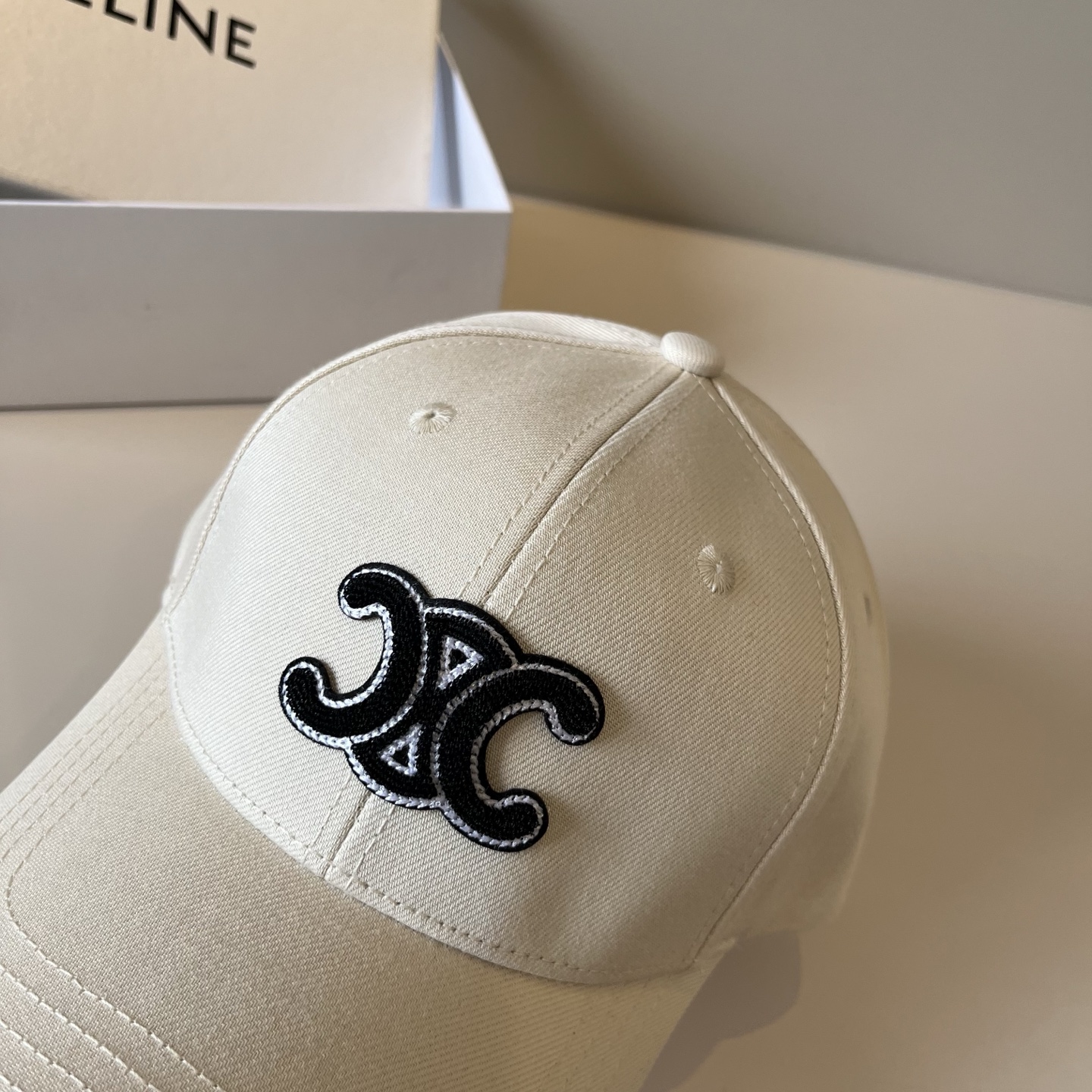【CELINE赛琳】新款经典休闲潮流款 棒球帽🧢日韩风格，随便搭配都超好看！出门旅游，绝对要入手的一款