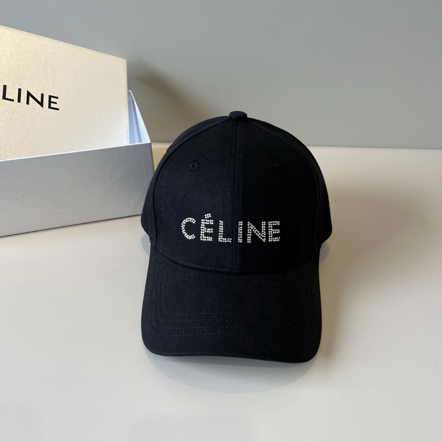 【CELINE赛琳】新款经典休闲潮流款 棒球帽🧢日韩风格，随便搭配都超好看！出门旅游，绝对要入手的一款