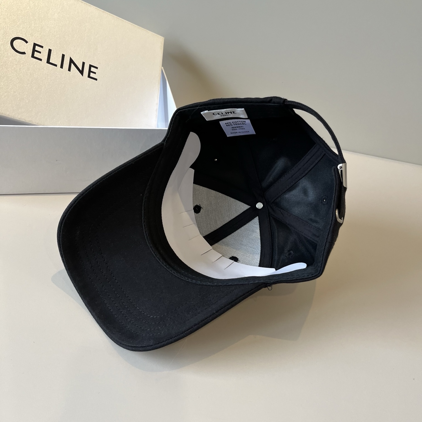 【CELINE赛琳】新款经典休闲潮流款 棒球帽🧢日韩风格，随便搭配都超好看！出门旅游，绝对要入手的一款
