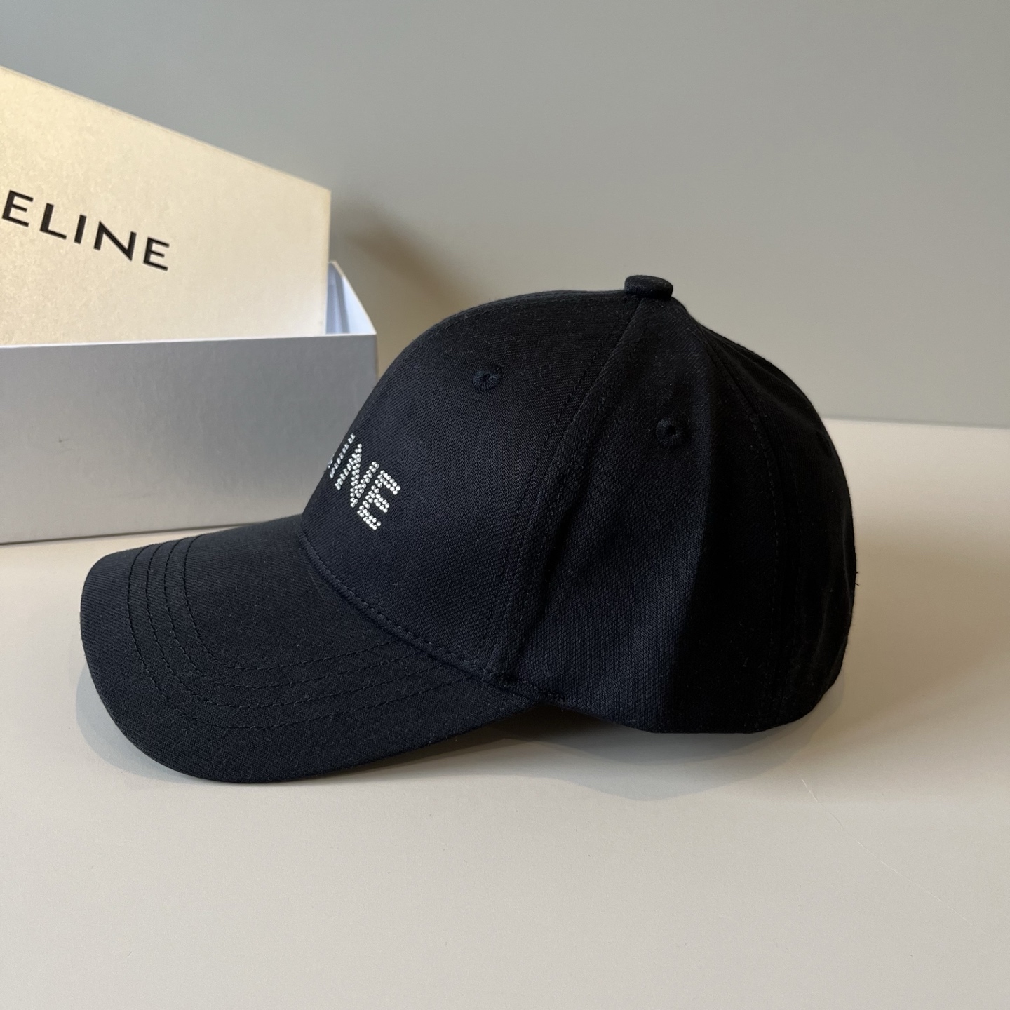 【CELINE赛琳】新款经典休闲潮流款 棒球帽🧢日韩风格，随便搭配都超好看！出门旅游，绝对要入手的一款