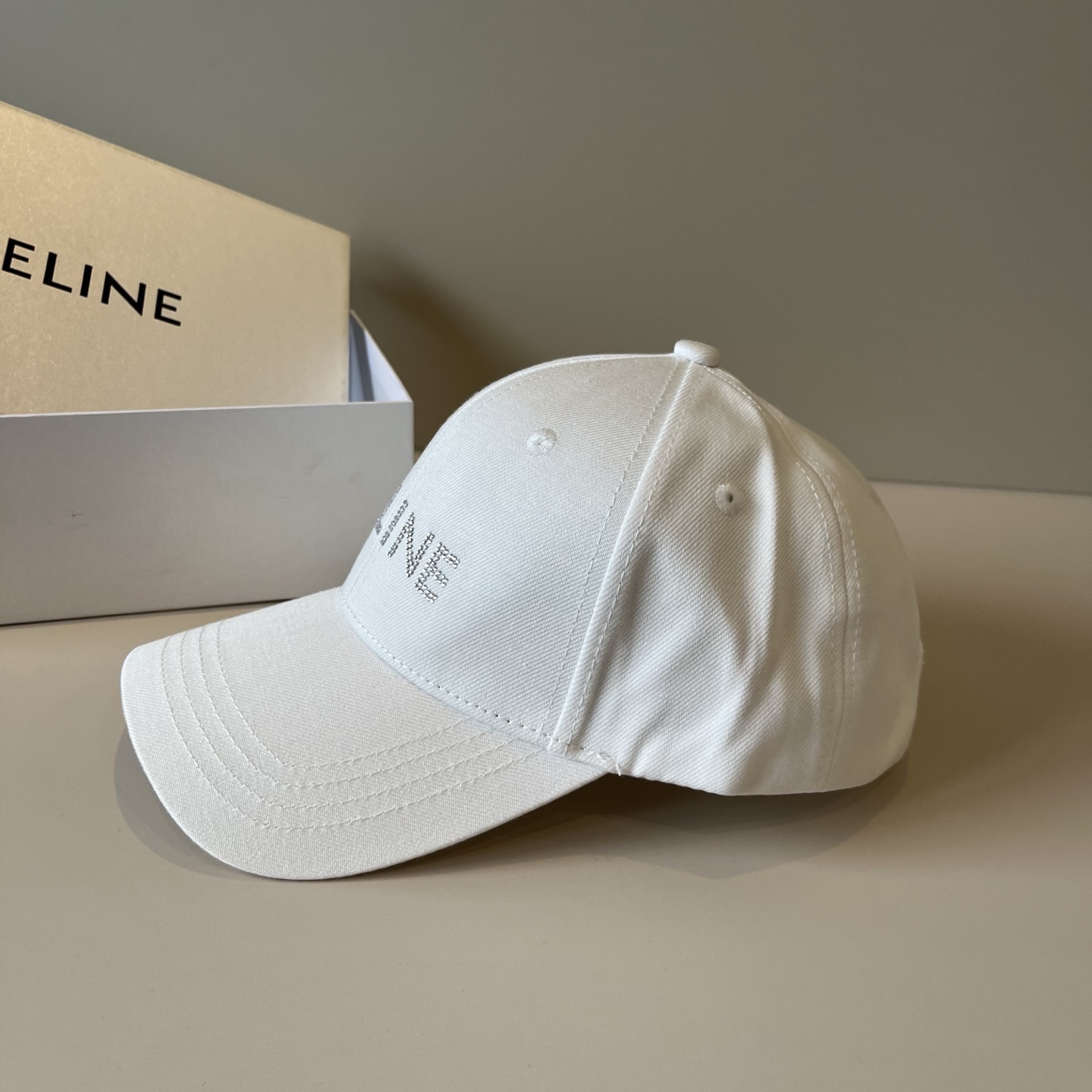 【CELINE赛琳】新款经典休闲潮流款 棒球帽🧢日韩风格，随便搭配都超好看！出门旅游，绝对要入手的一款