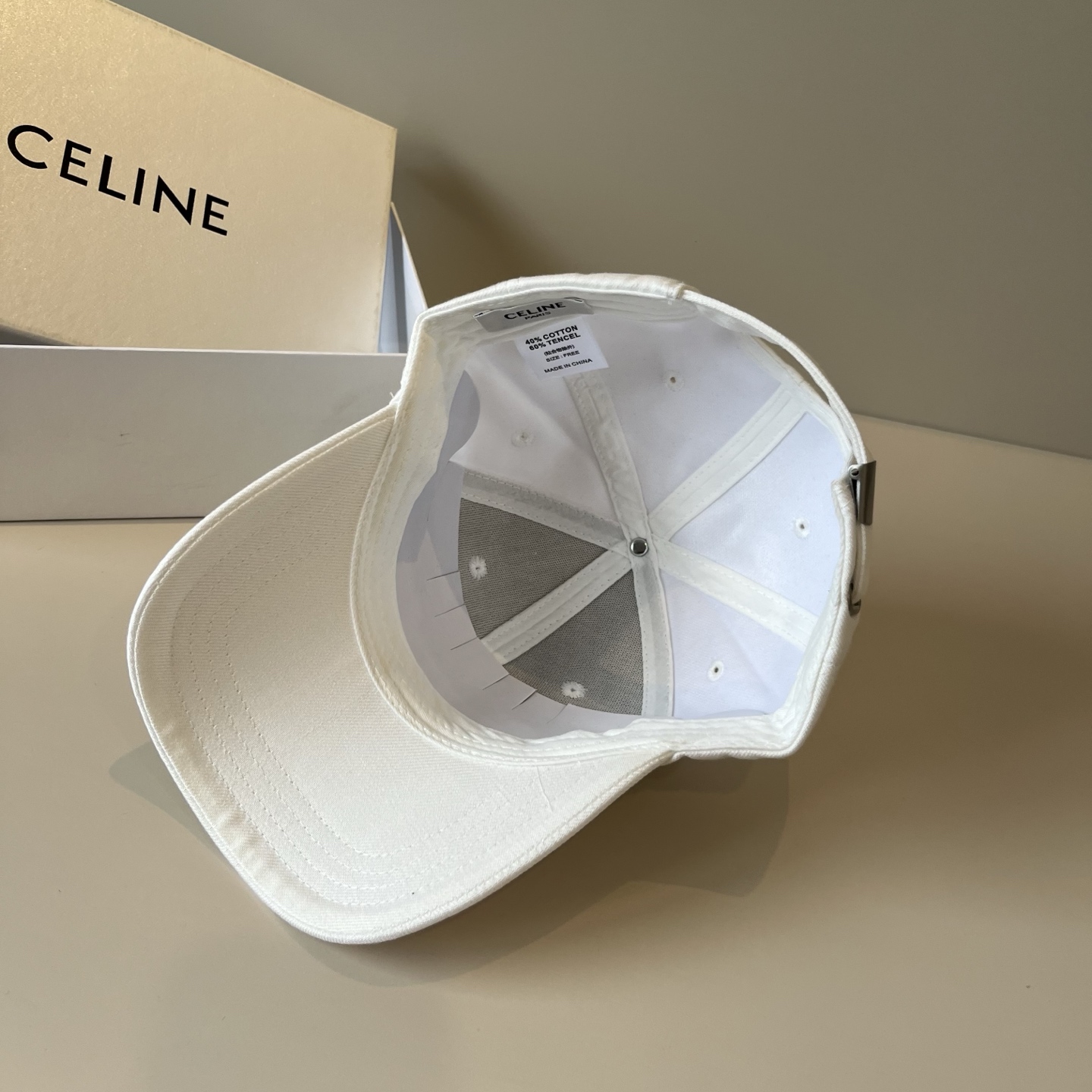 【CELINE赛琳】新款经典休闲潮流款 棒球帽🧢日韩风格，随便搭配都超好看！出门旅游，绝对要入手的一款