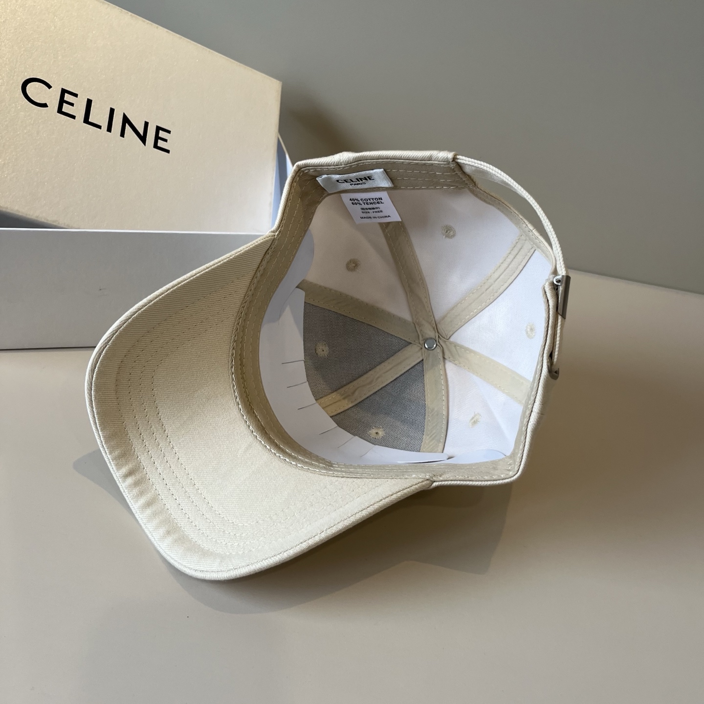 【CELINE赛琳】新款经典休闲潮流款 棒球帽🧢日韩风格，随便搭配都超好看！出门旅游，绝对要入手的一款