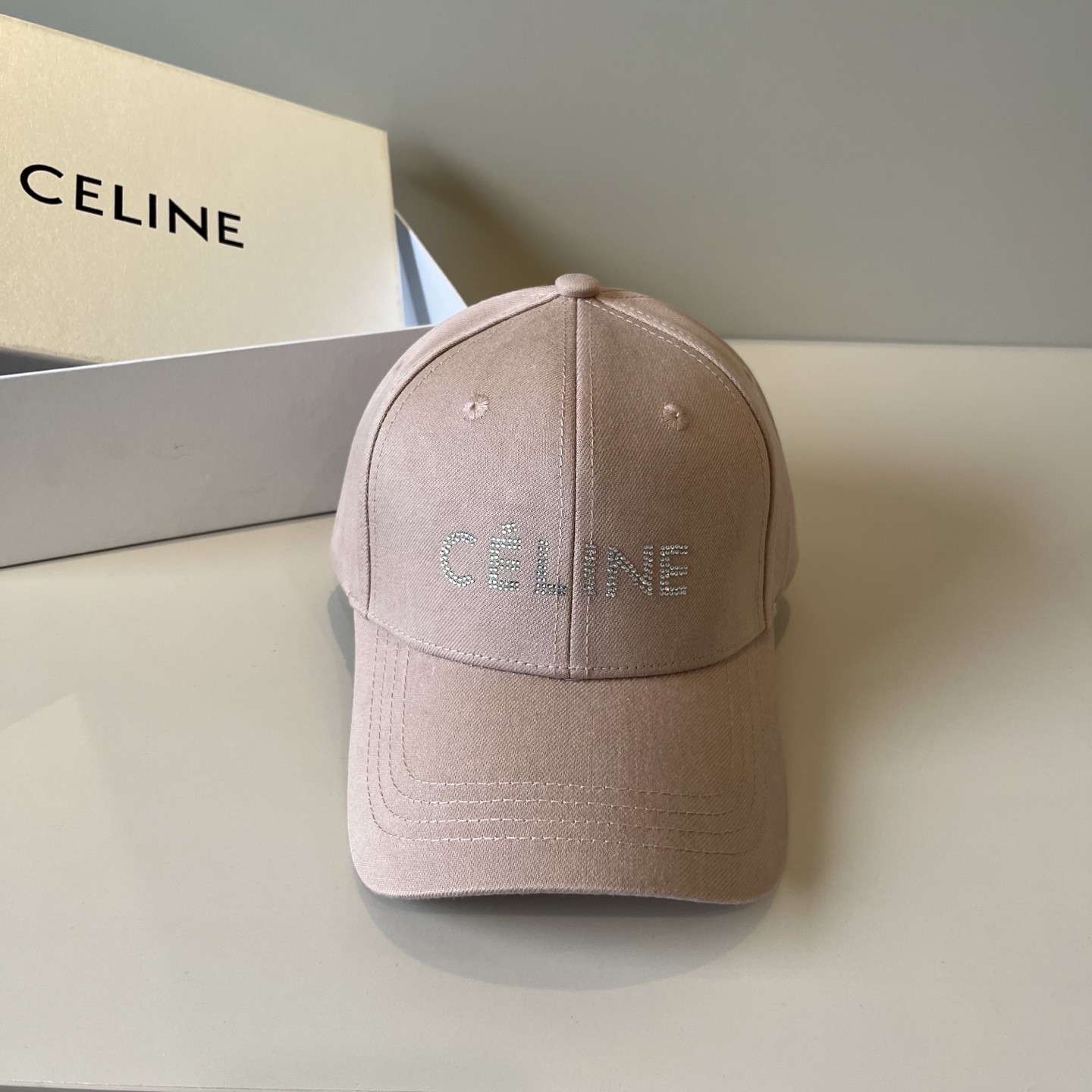 【CELINE赛琳】新款经典休闲潮流款 棒球帽🧢日韩风格，随便搭配都超好看！出门旅游，绝对要入手的一款