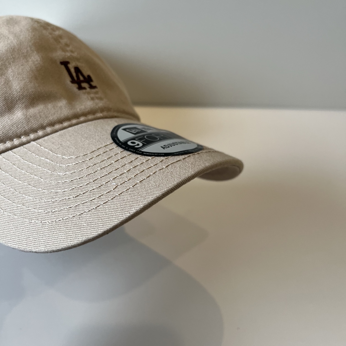 
韩国正品MLB棒球帽。最新最火的帽子就在这👏👏最新款LA棒球帽刺绣男女情侣款鸭舌帽❗最新款，经典La小