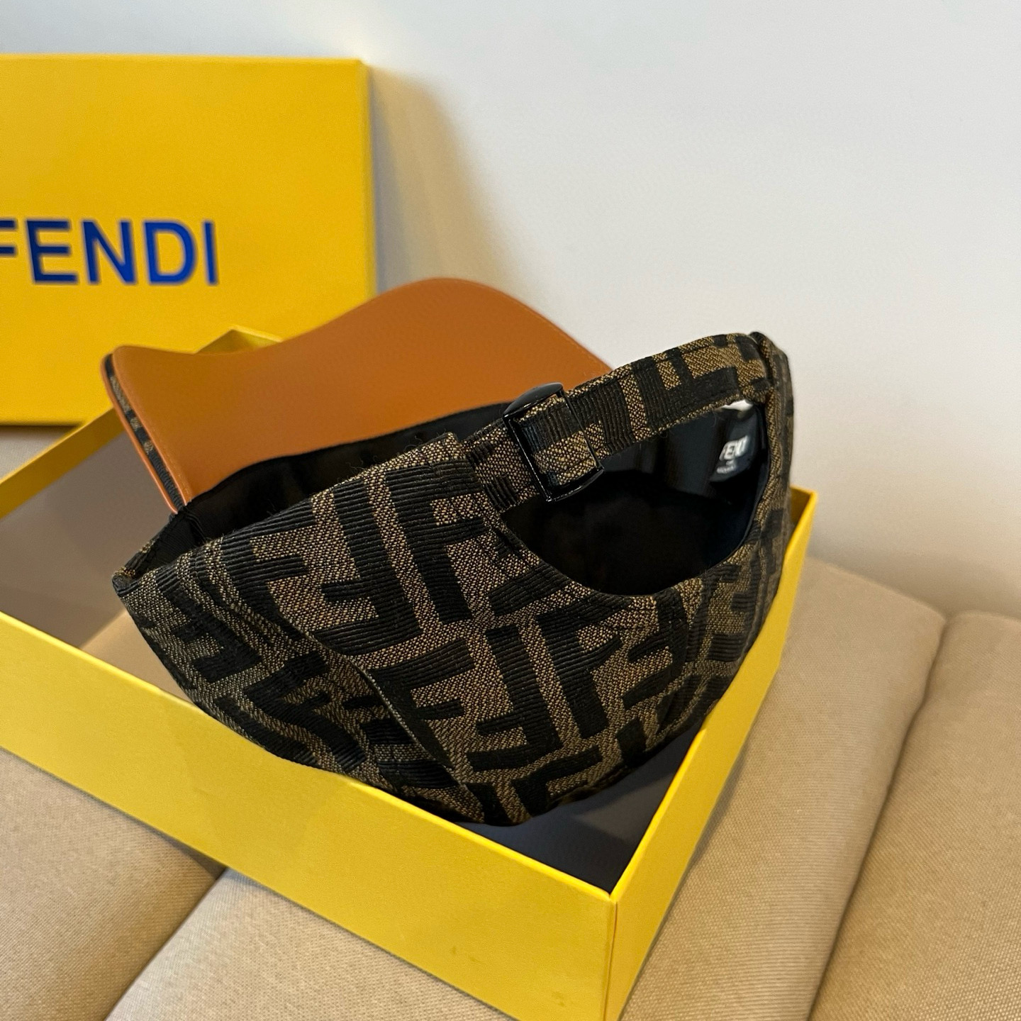   FENDI芬迪 老花系列棒球帽🧢 经典FF中古单品，气质穿搭单品，质量杠杠👍