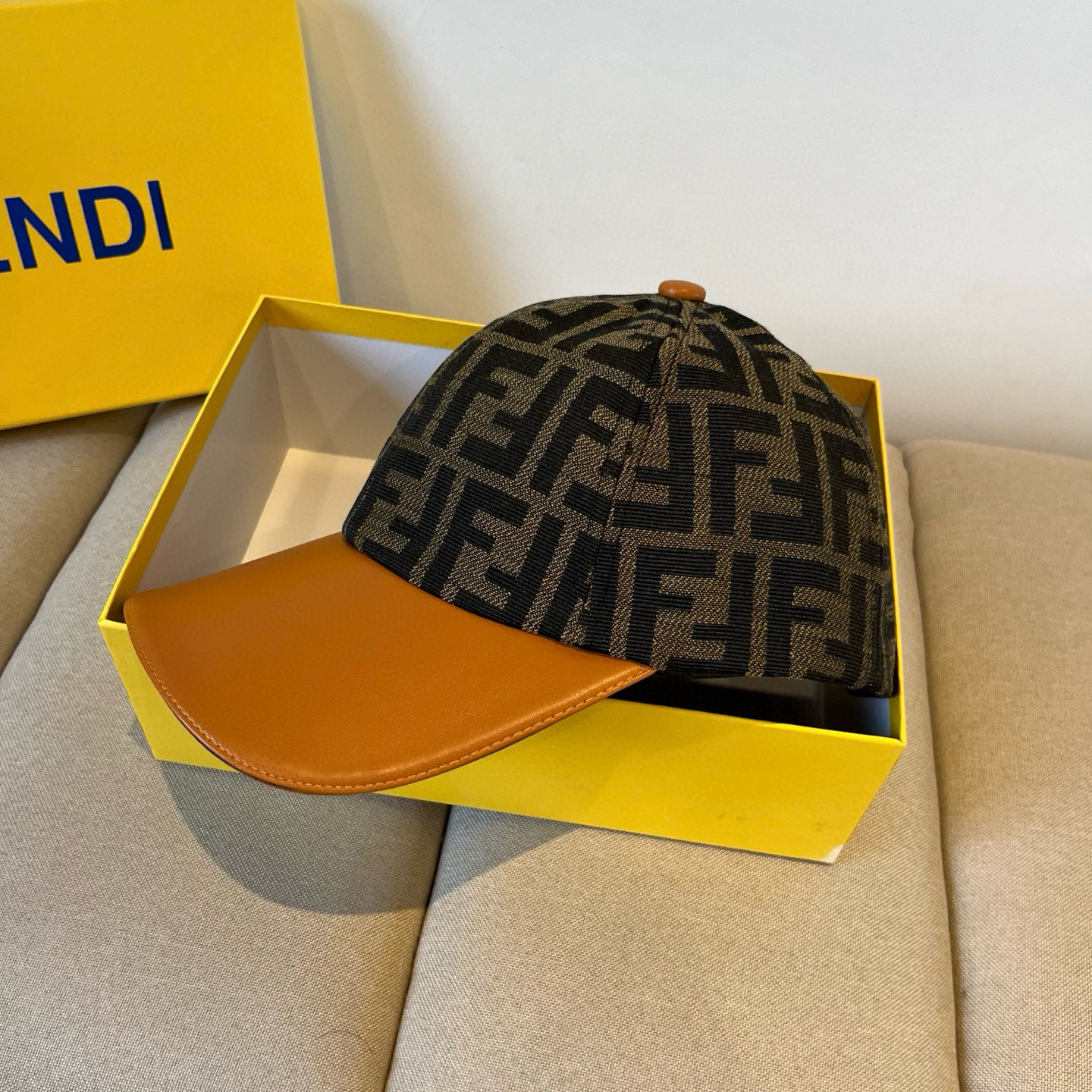   FENDI芬迪 老花系列棒球帽🧢 经典FF中古单品，气质穿搭单品，质量杠杠👍