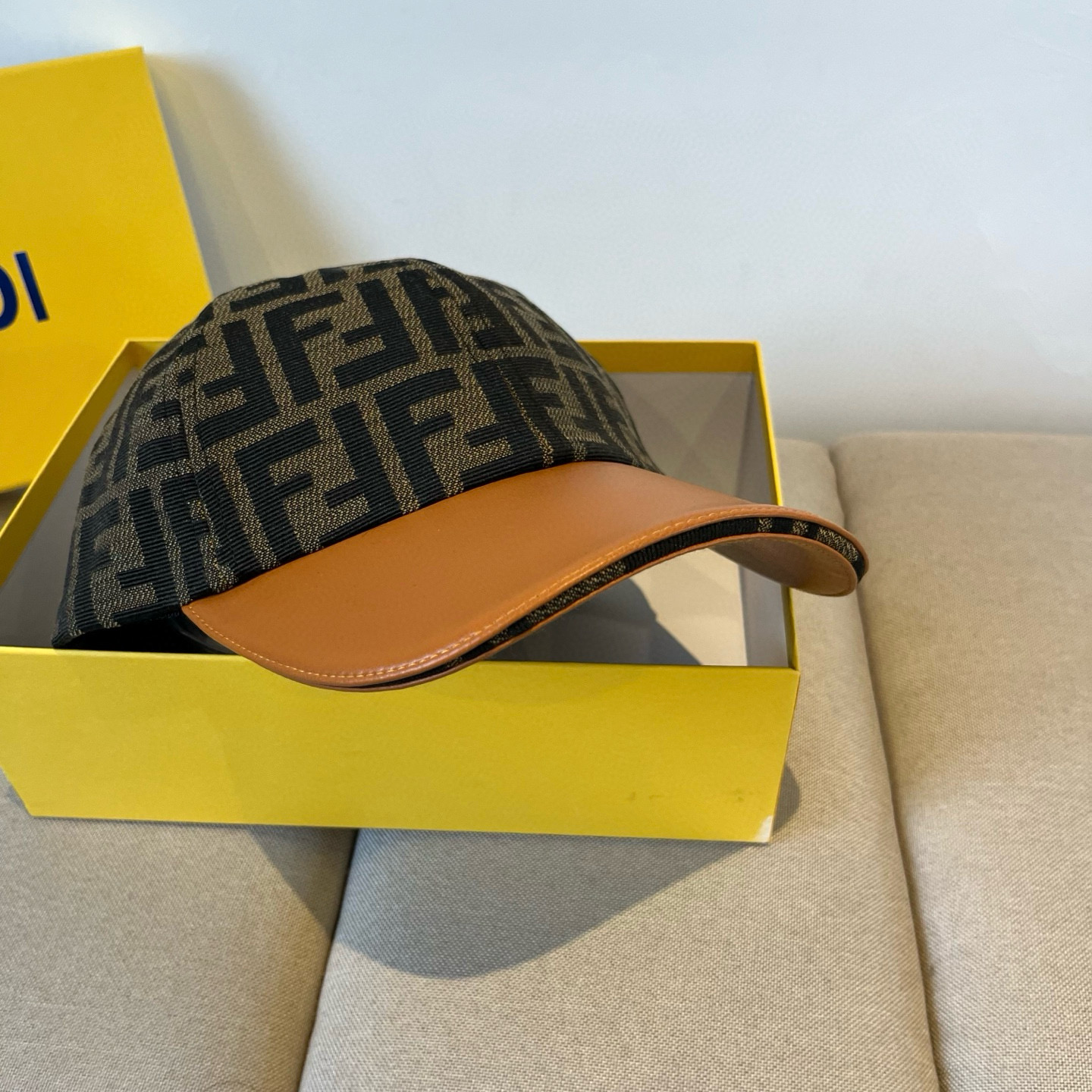   FENDI芬迪 老花系列棒球帽🧢 经典FF中古单品，气质穿搭单品，质量杠杠👍