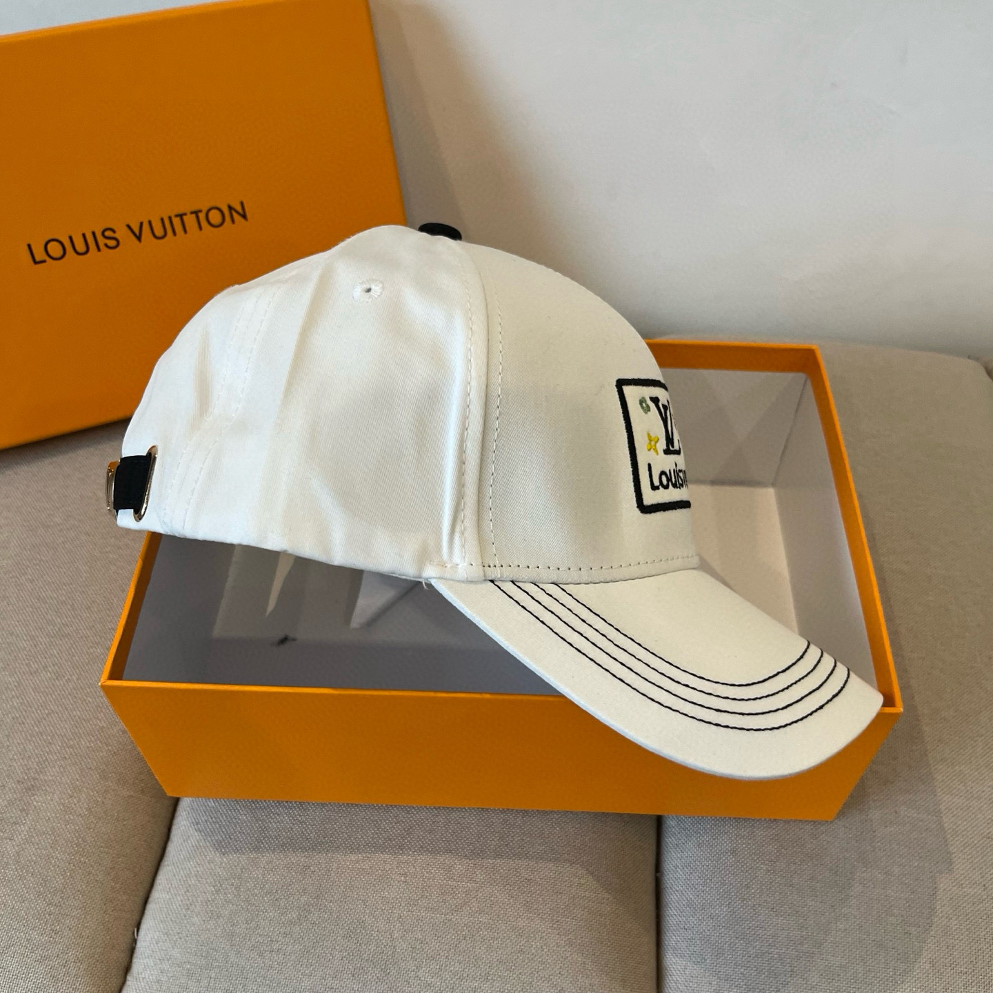 🧢路易威登棒球帽 LouisVuitton😍新款LV棒球帽，重工打造♥️高端大气，百搭款🤗男女通用！跑量