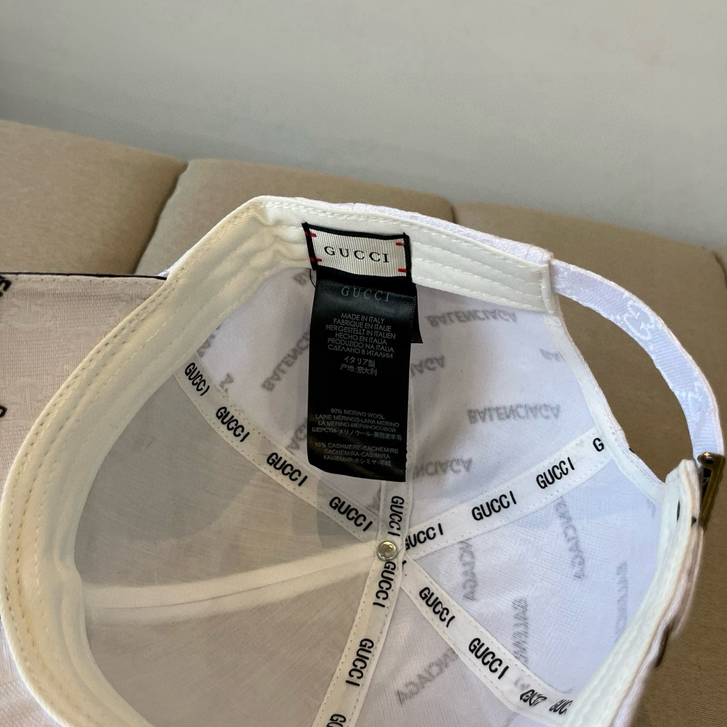  BALENCIAGA巴黎世家新款logo棒球帽，很酷的色系，男女佩戴都有不同style，第一批抢先出货