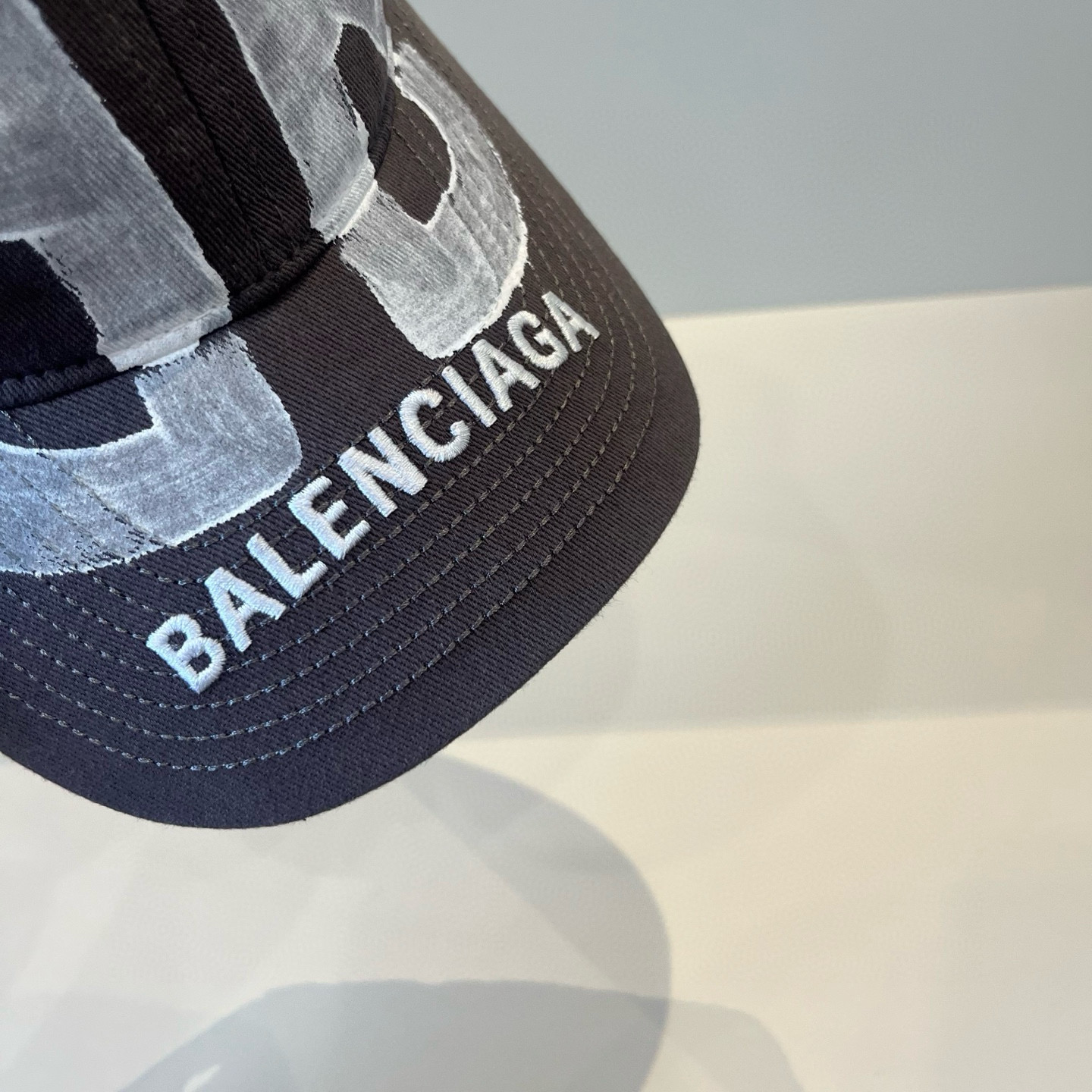  BALENCIAGA巴黎世家新款logo棒球帽，很酷的色系，男女佩戴都有不同style，第一批抢先出货