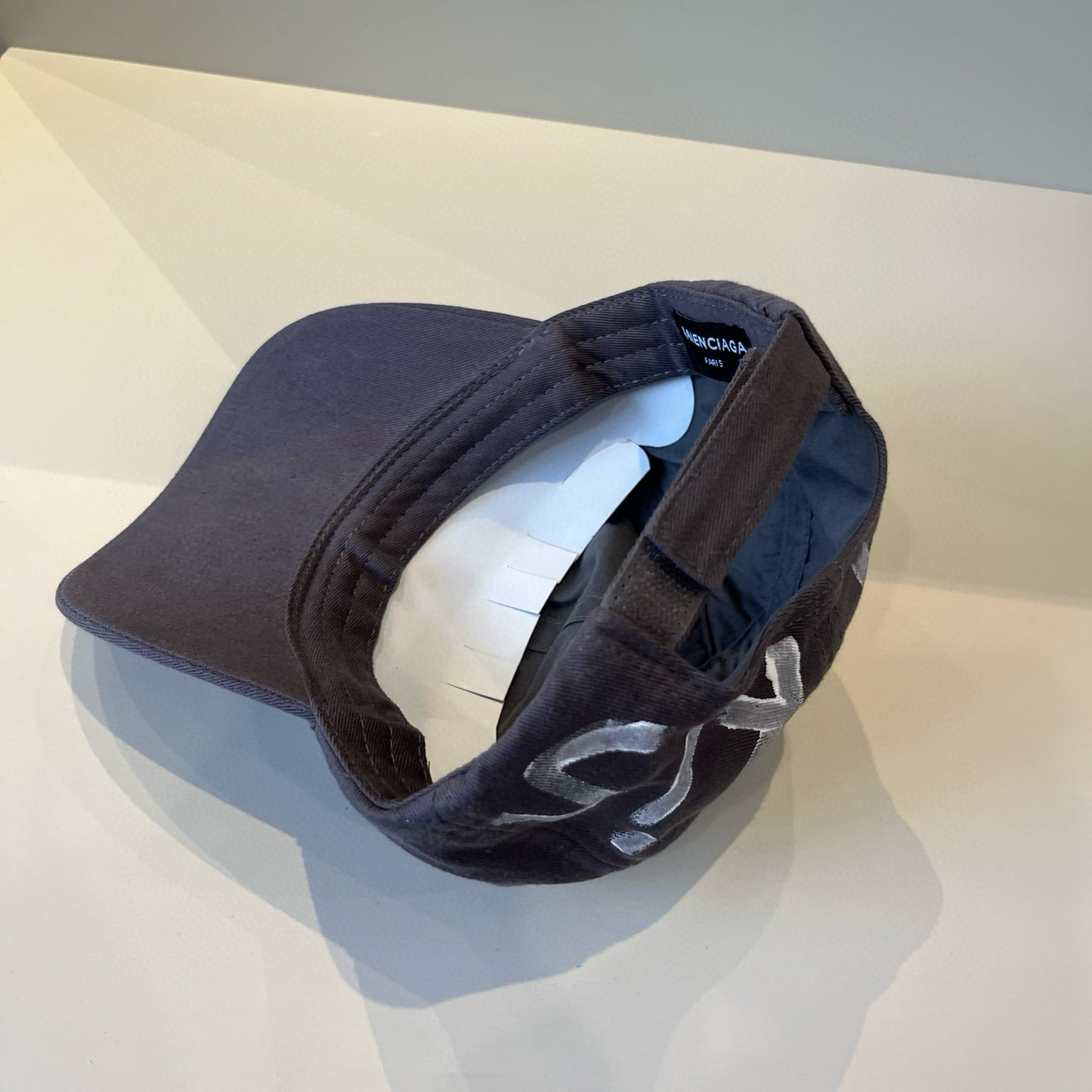  BALENCIAGA巴黎世家新款logo棒球帽，很酷的色系，男女佩戴都有不同style，第一批抢先出货