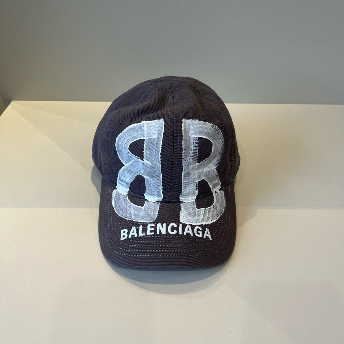  BALENCIAGA巴黎世家新款logo棒球帽，很酷的色系，男女佩戴都有不同style，第一批抢先出货