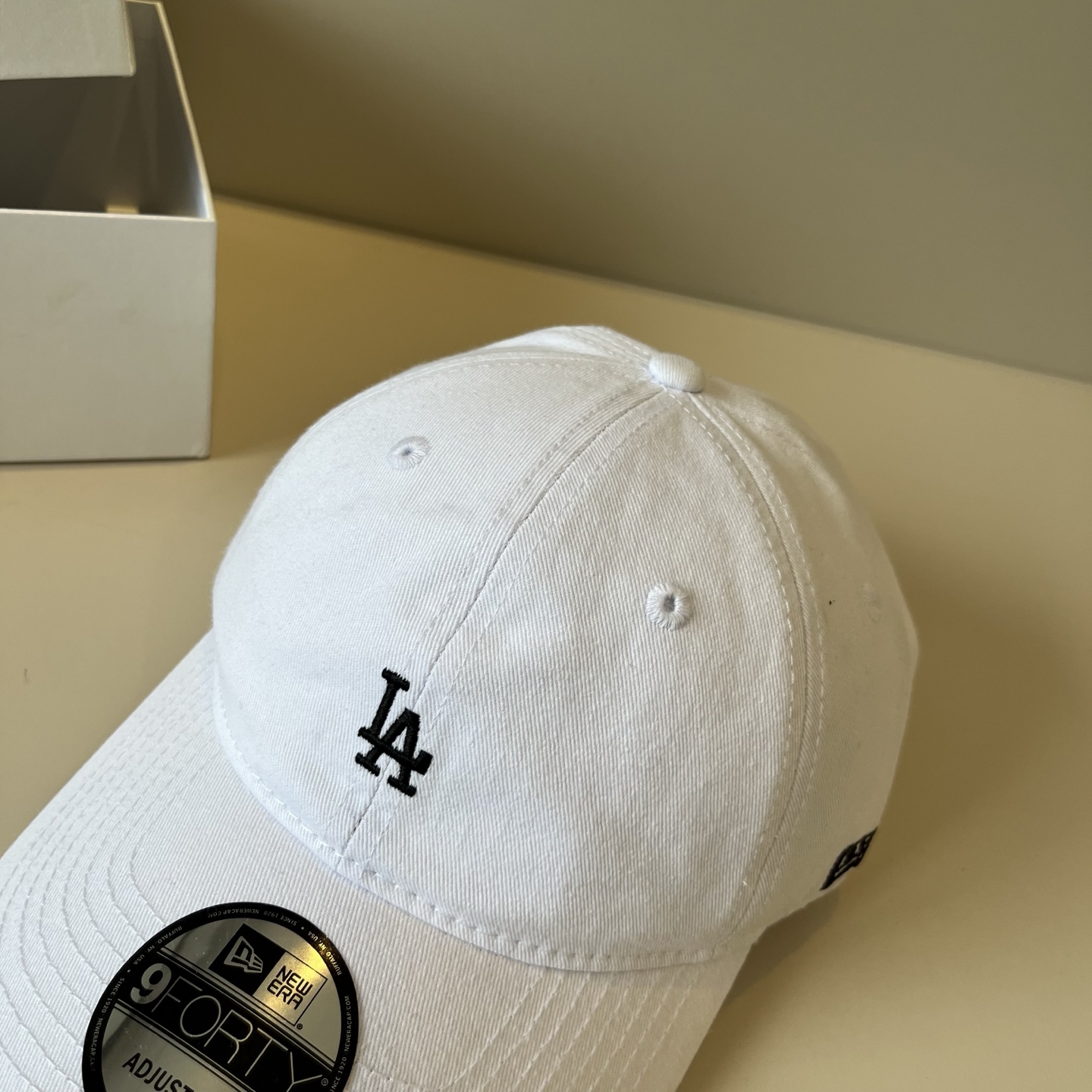 
韩国正品MLB棒球帽。最新最火的帽子就在这👏👏最新款LA棒球帽刺绣男女情侣款鸭舌帽❗最新款，经典La小